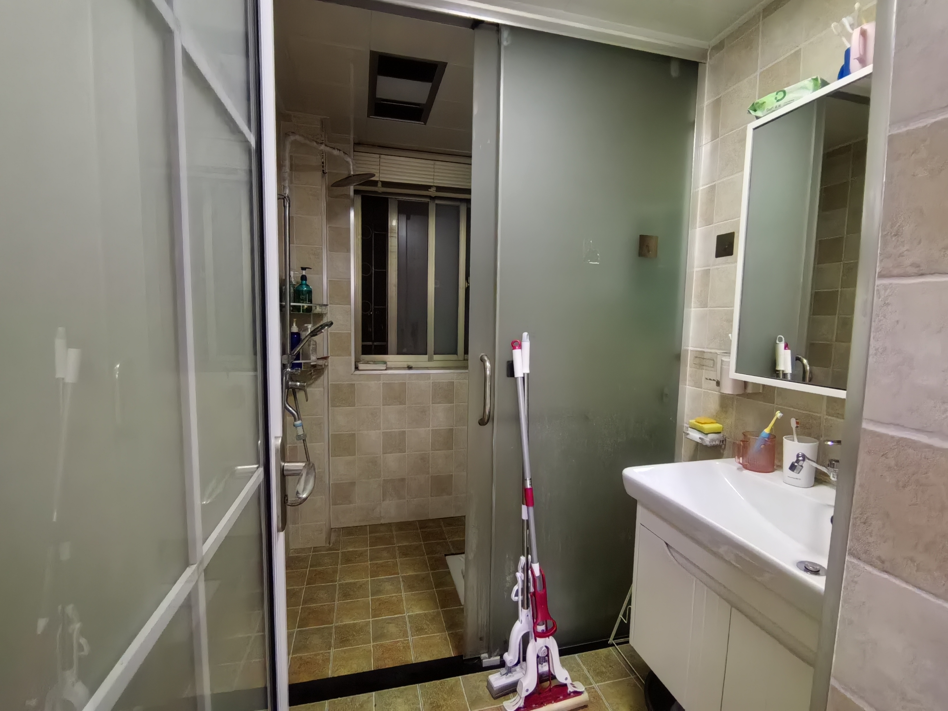 东贸街老国土局 4室2厅1卫 79.8万 东贸街老国土局 4室2厅1卫 79.8万卫生间