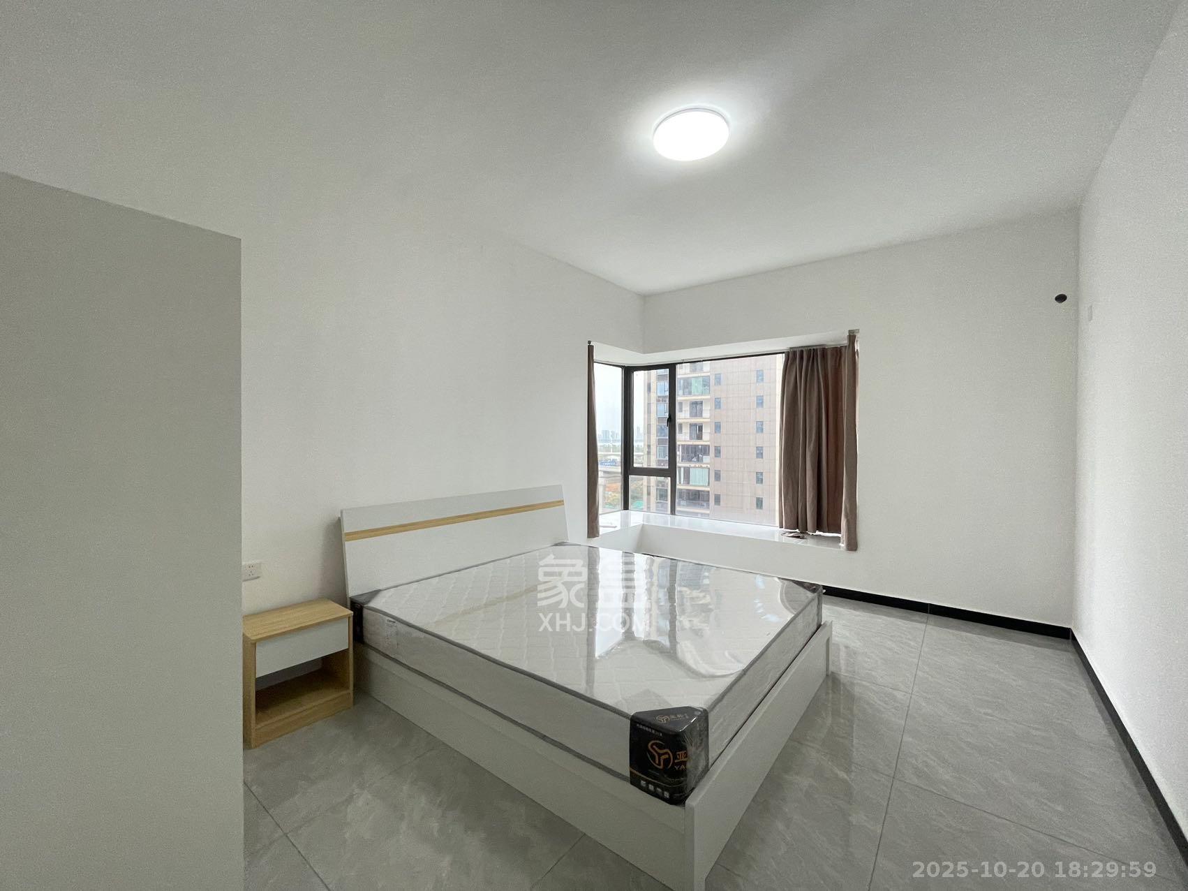 润和湘江天地E区 4室2厅3卫 3280.0元/月 润和湘江天地E区 4室2厅3卫 3280.0元/月室内图