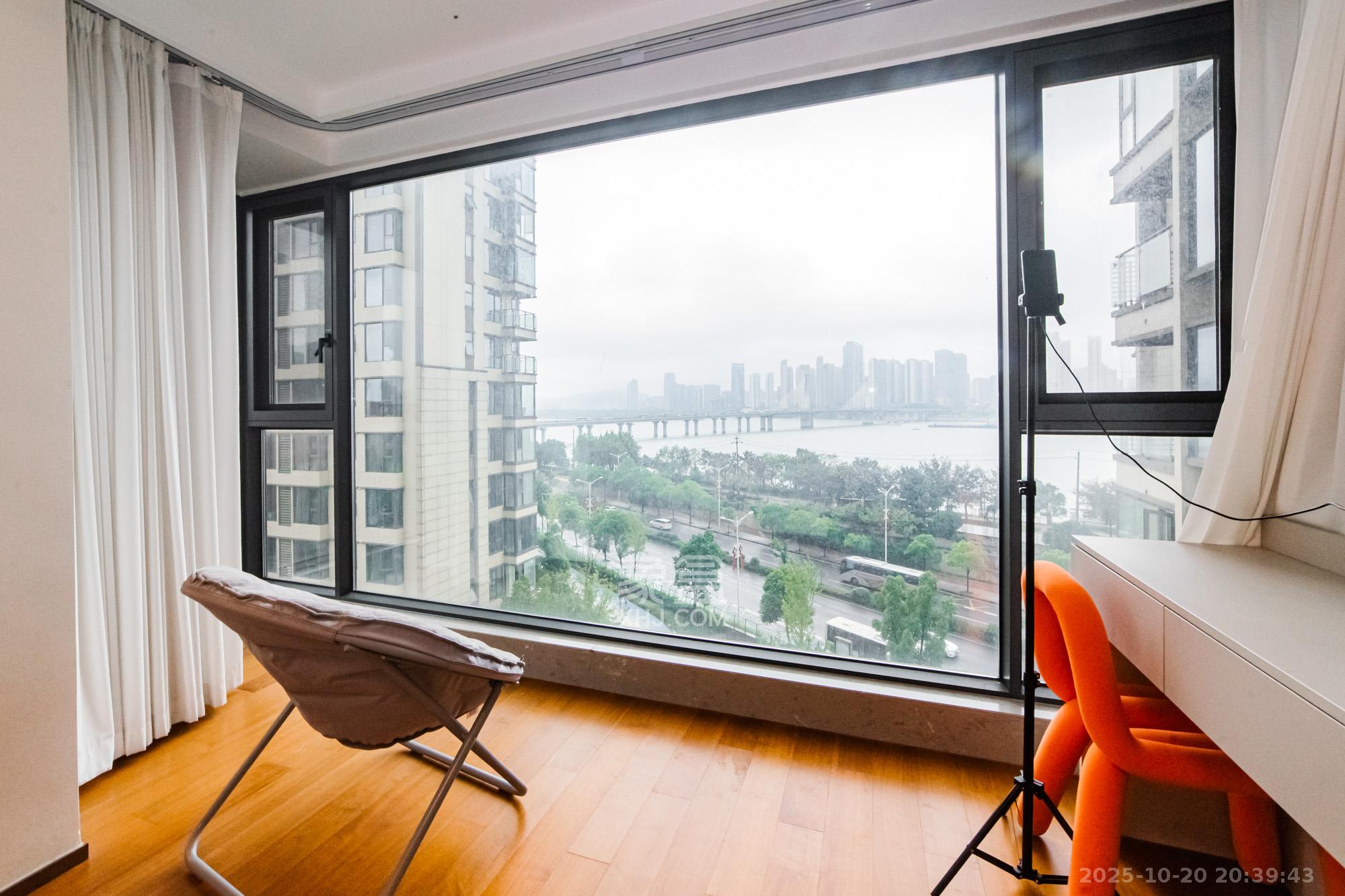 北辰瀚江府 4室2厅2卫 340.0万 北辰瀚江府 4室2厅2卫 340.0万阳台