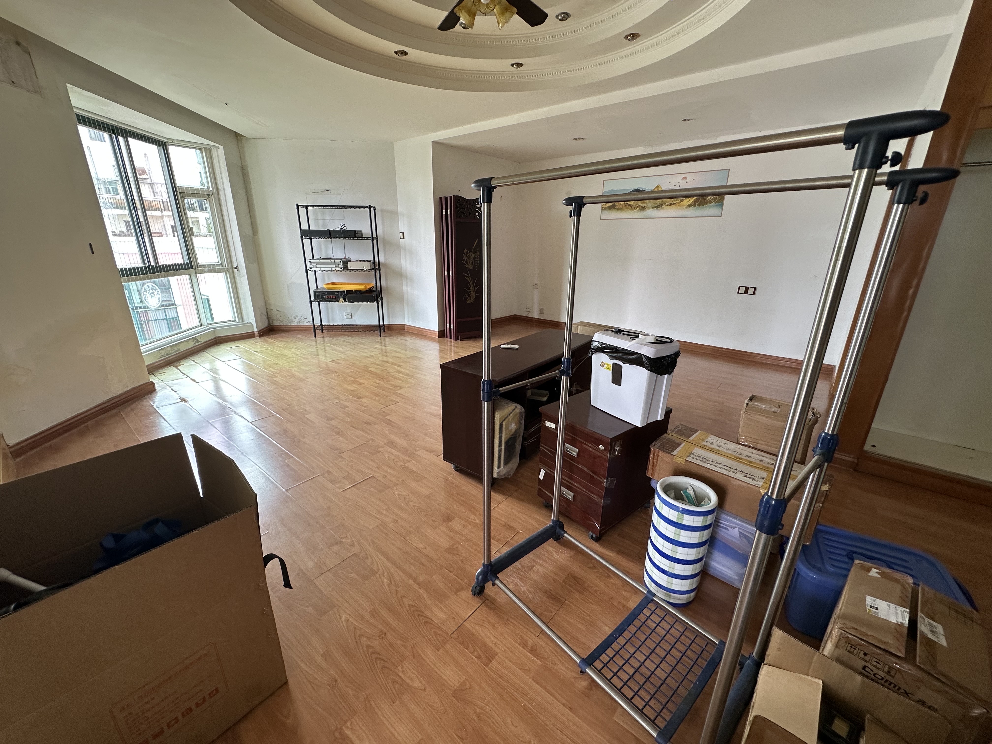 置地花园 3室2厅2卫 190.0万 置地花园 3室2厅2卫 190.0万客厅