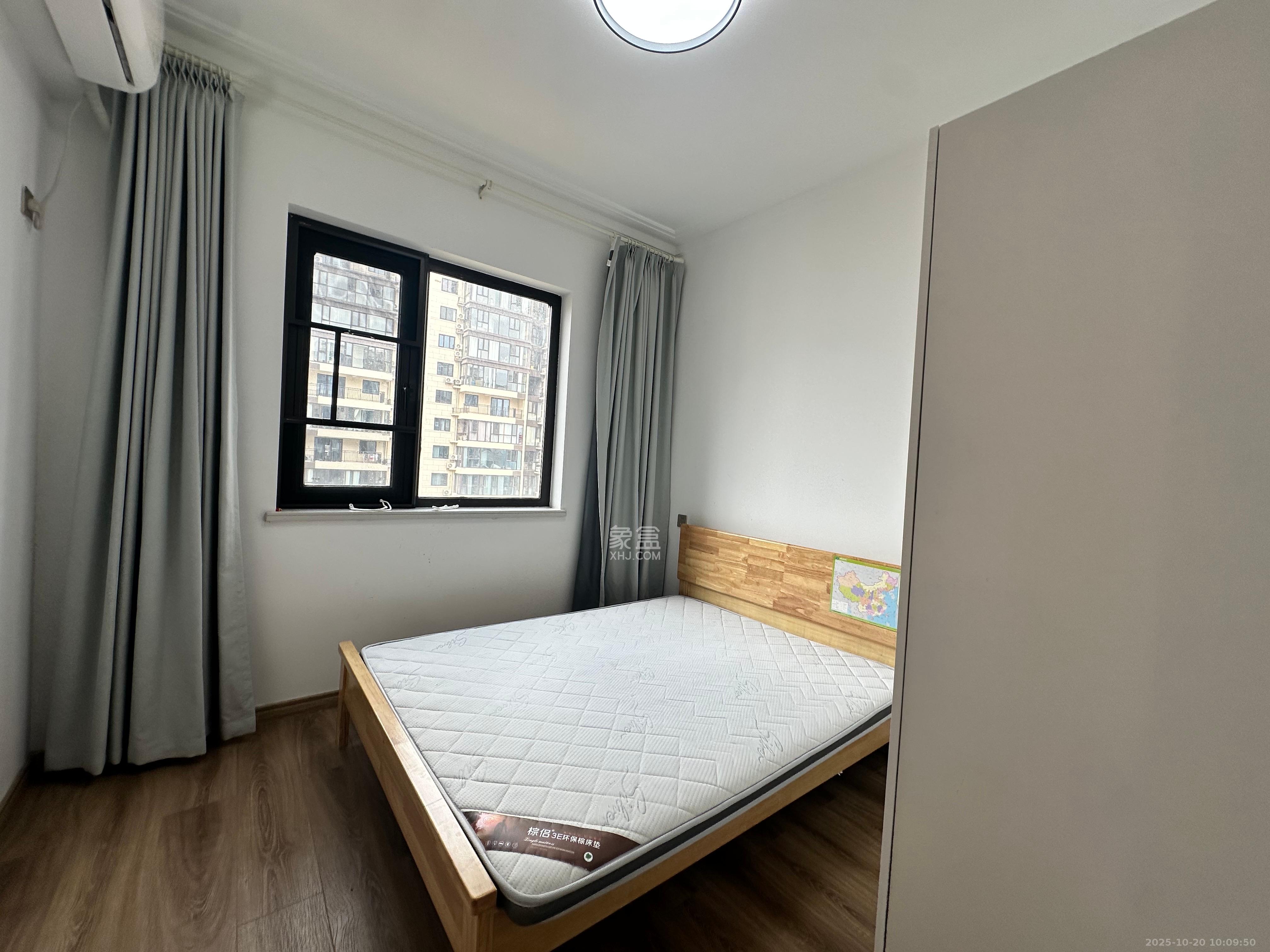 新华联梦想城  4室2厅2卫    2400.0元/月 新华联梦想城  4室2厅2卫    2400.0元/月室内图