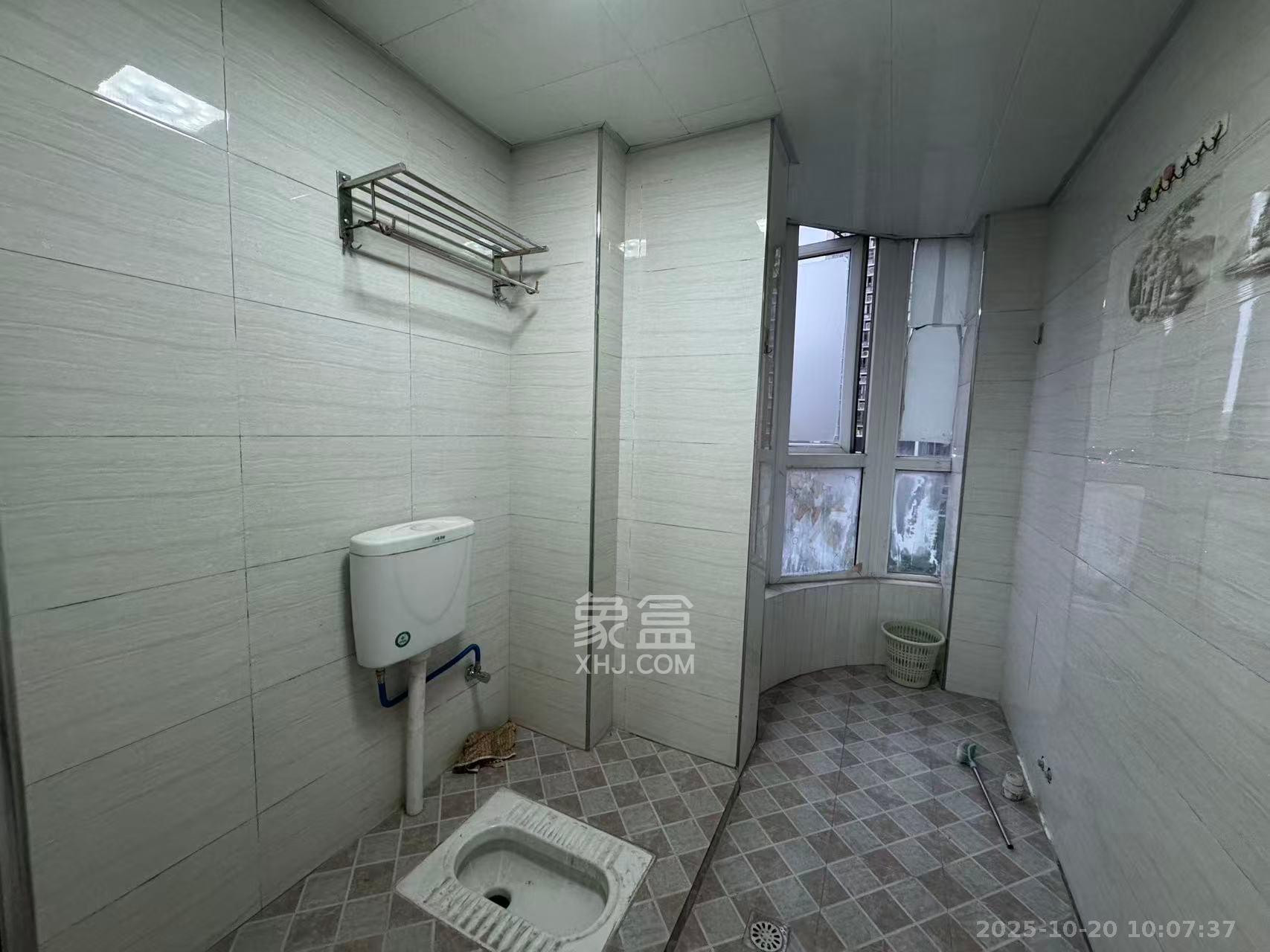 清政园（青政家园）  3室2厅2卫    2100.0元/月室内图