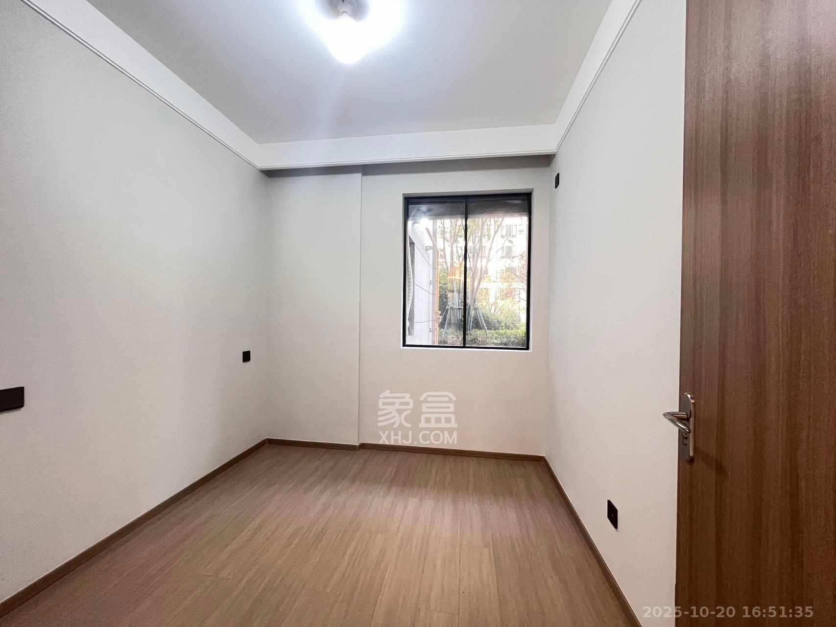 华润凯旋门二期  4室2厅1卫    3600.0元/月 华润凯旋门二期  4室2厅1卫    3600.0元/月室内图