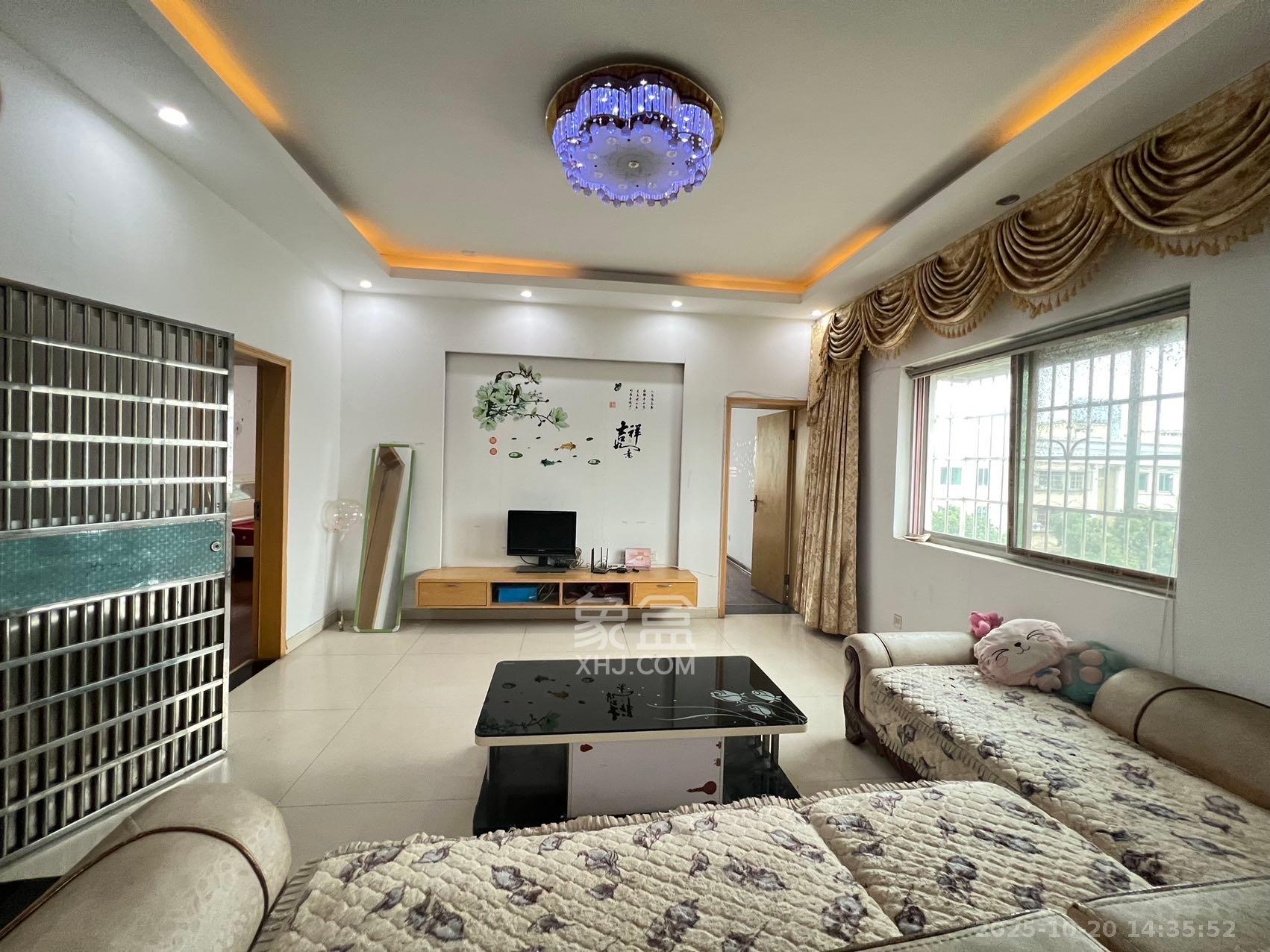 中南汽车世界  2室2厅1卫    1200.0元/月