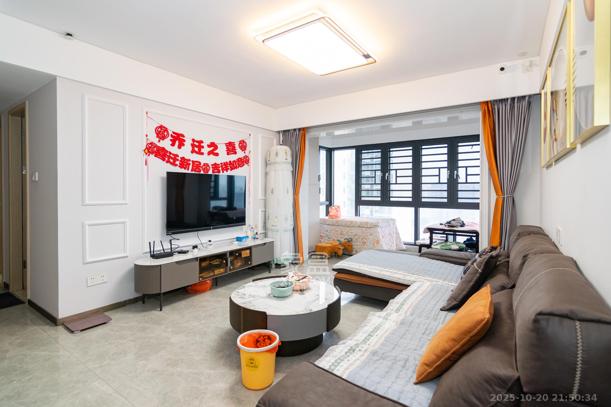 时代年华  4室2厅2卫    117.5万客厅