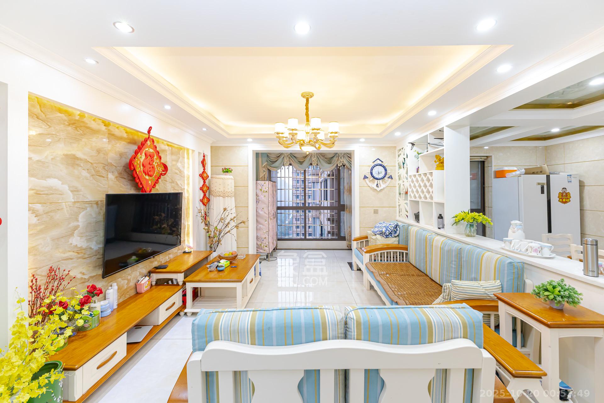 润和之悦（金泽园）  4室2厅2卫    89.8万客厅