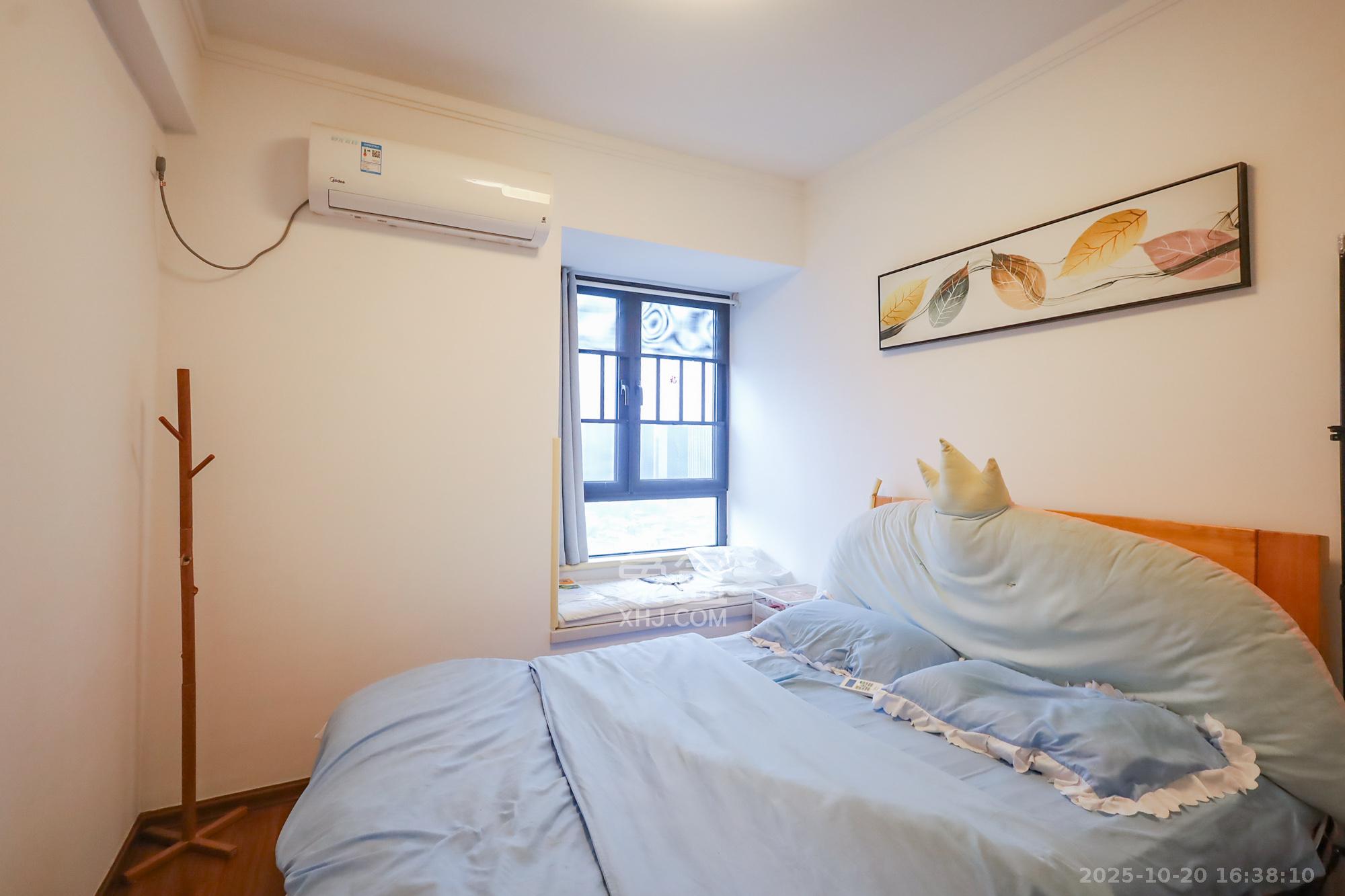 龙湖水晶郦城  3室2厅2卫    159.0万卧室