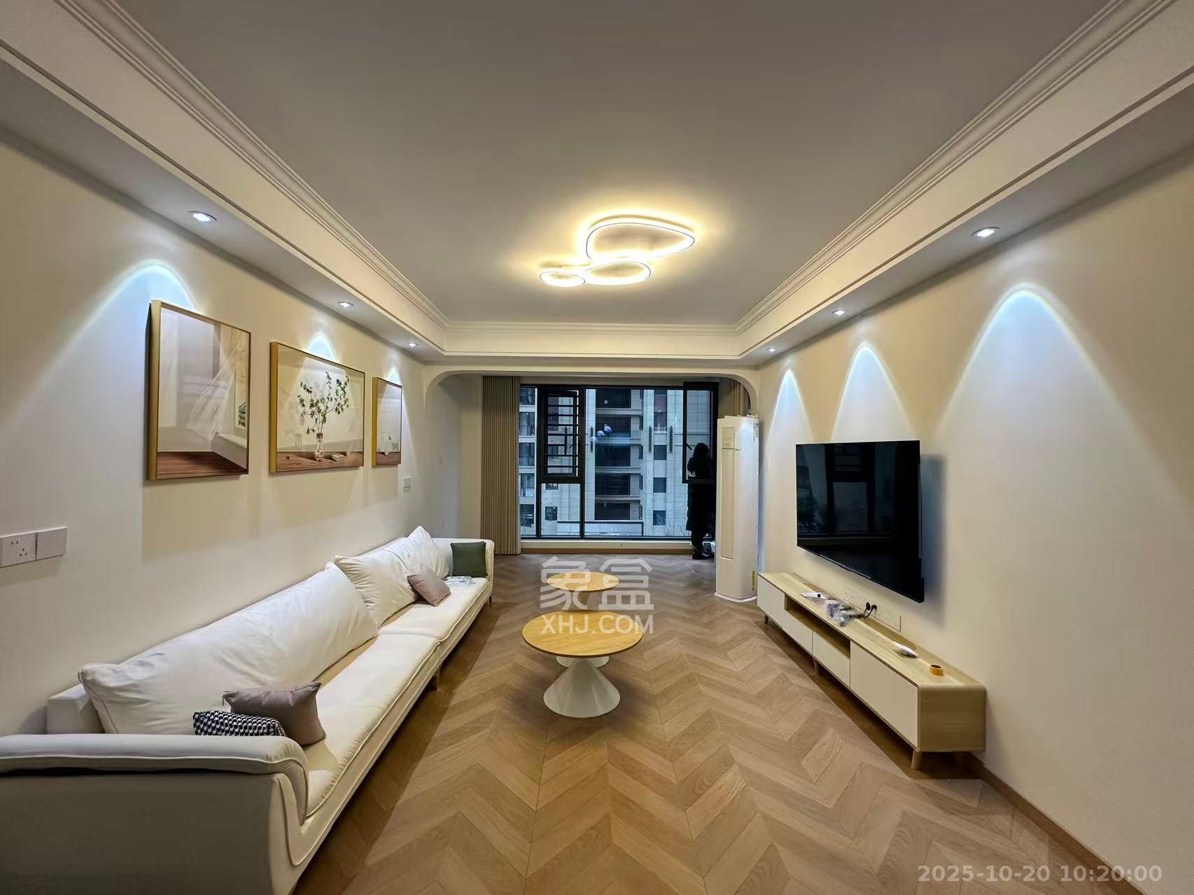 大都汇天悦（保利大都汇三期）  3室2厅2卫    3300.0元/月室内图