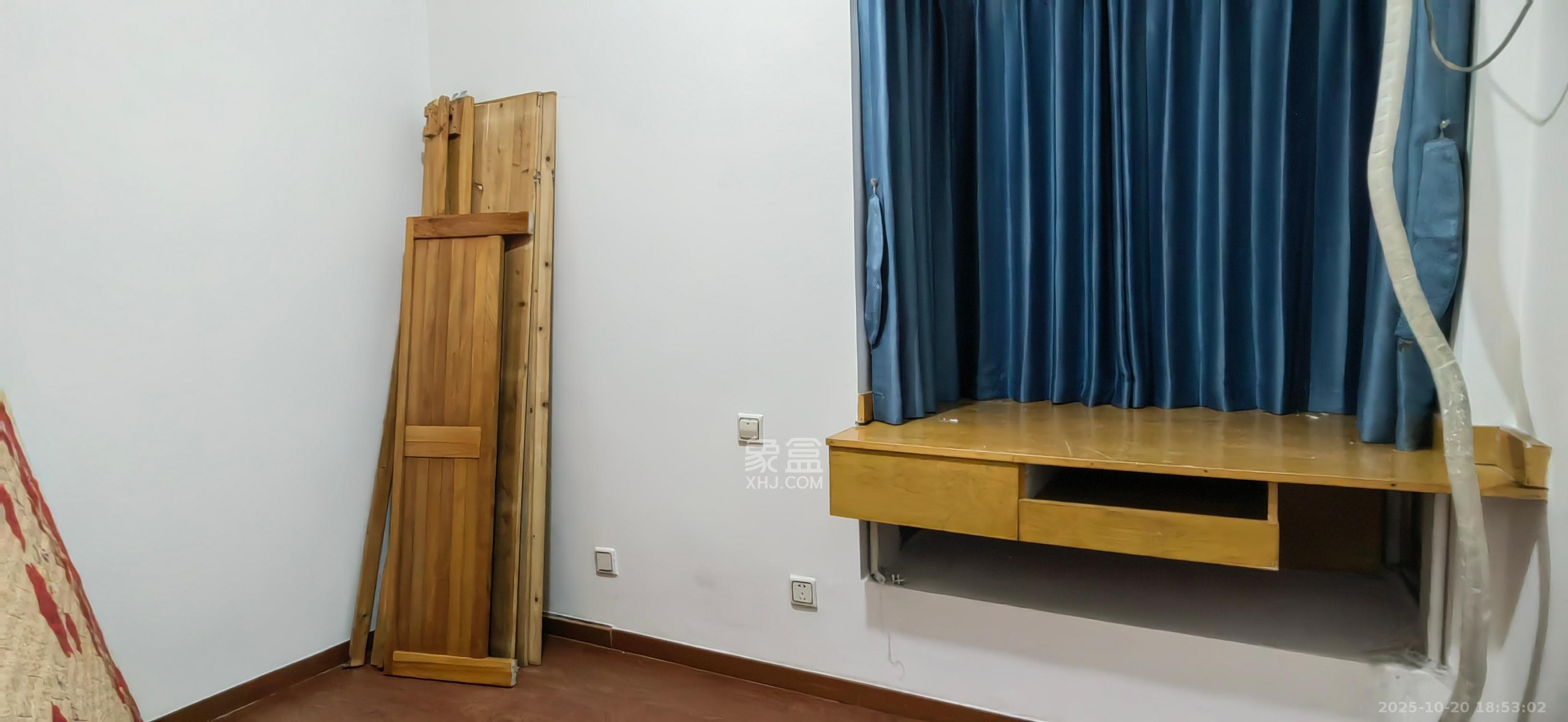 雄踞都市东家 3室2厅2卫 3000.0元/月 雄踞都市东家 3室2厅2卫 3000.0元/月室内图