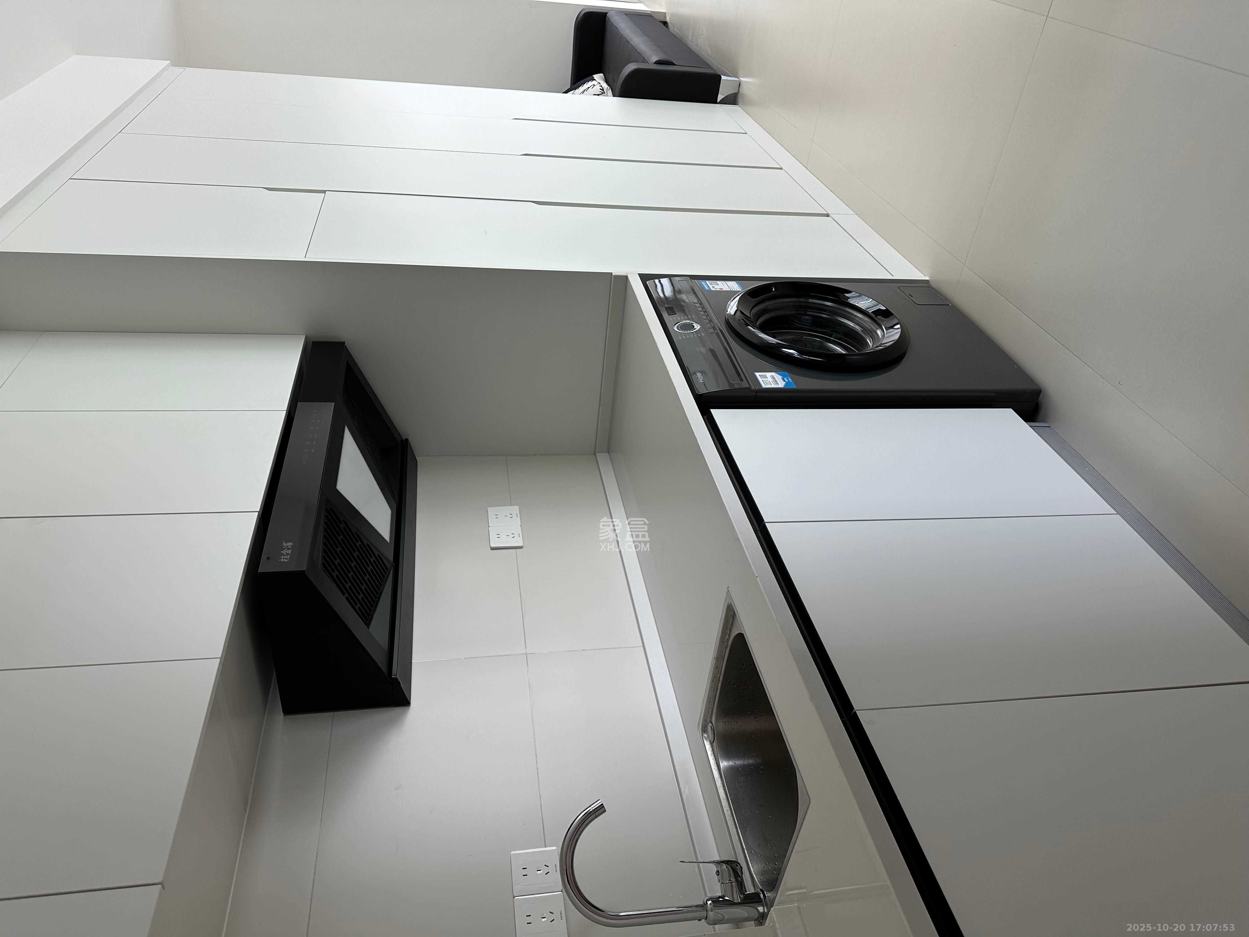 华润置地中心  1室0厅0卫    2800.0元/月 华润置地中心  1室0厅0卫    2800.0元/月室内图