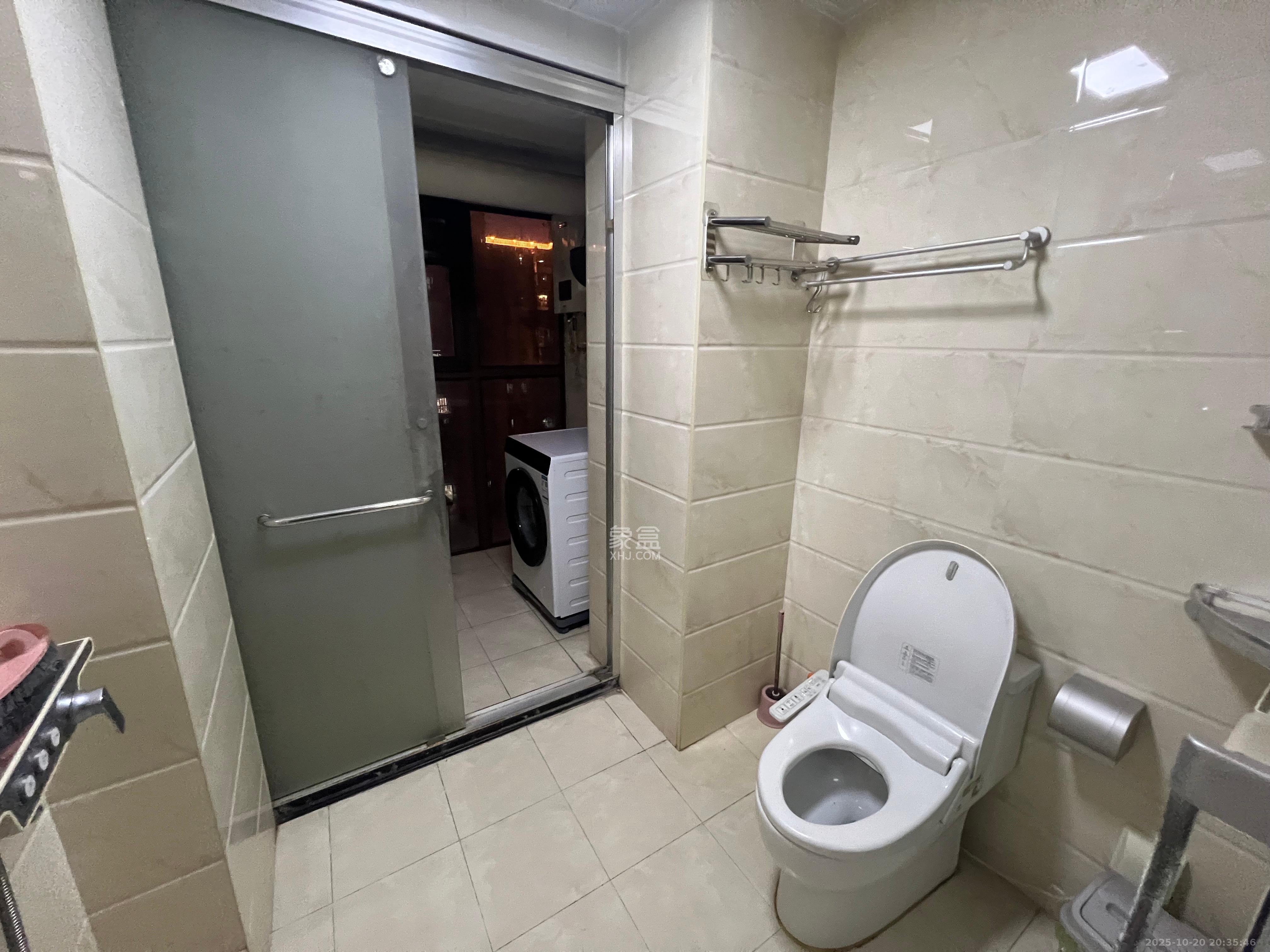 世茂铂翠湾二期  3室2厅2卫    3800.0元/月 世茂铂翠湾二期  3室2厅2卫    3800.0元/月室内图