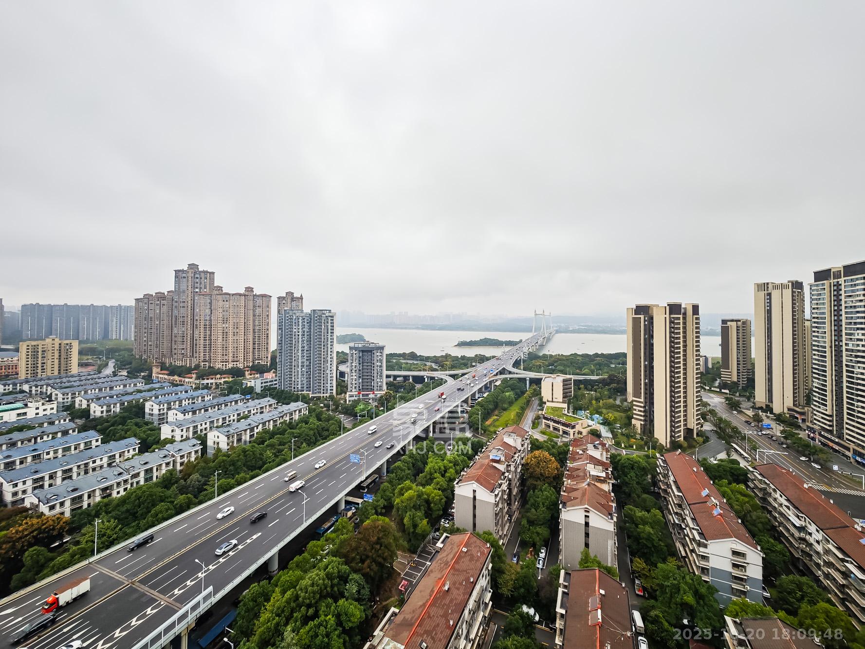 山语城三期 3室2厅2卫 95.0万 山语城三期 3室2厅2卫 95.0万其他