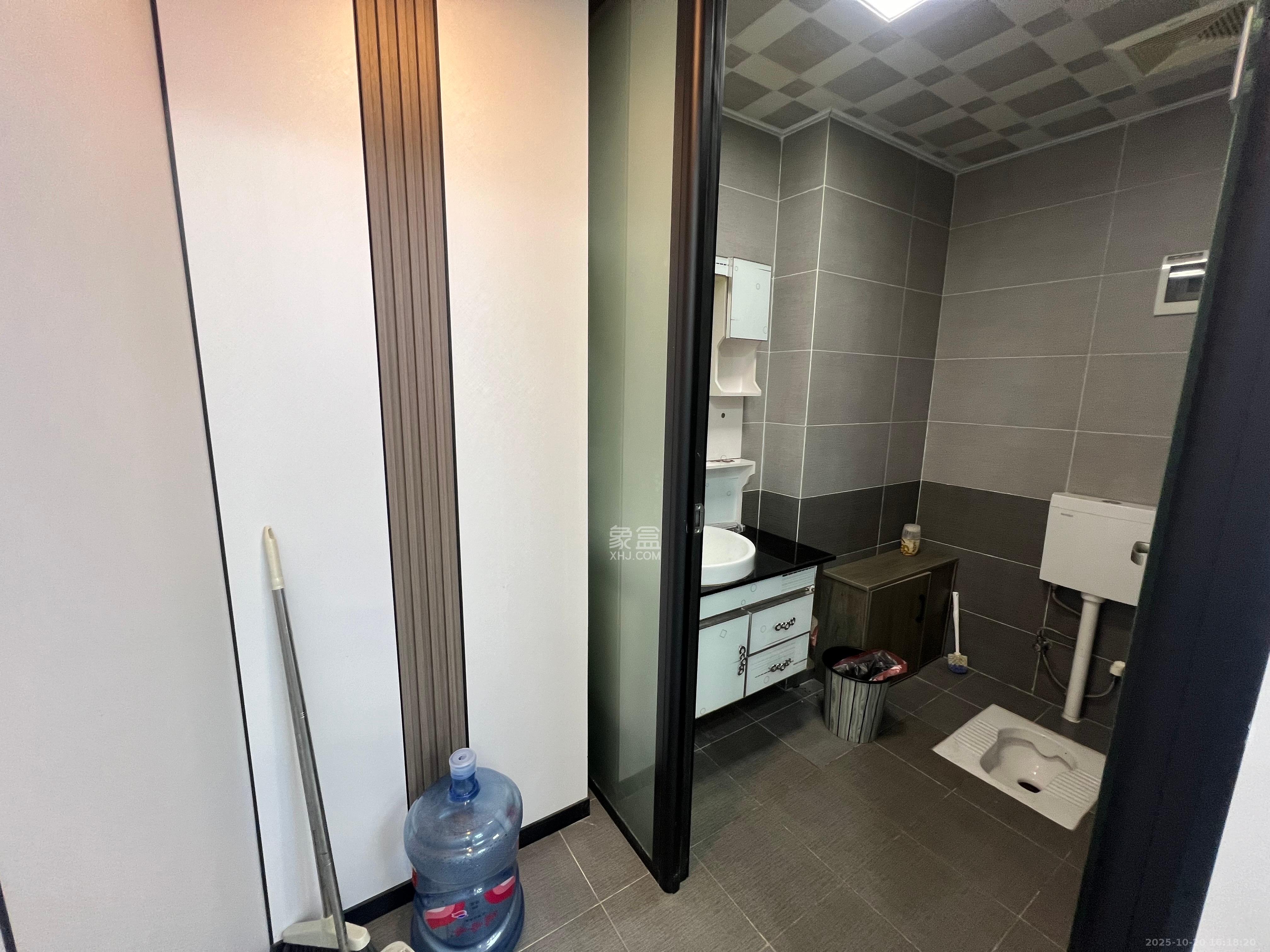 御溪国际  1室1厅1卫    4200.0元/月室内图