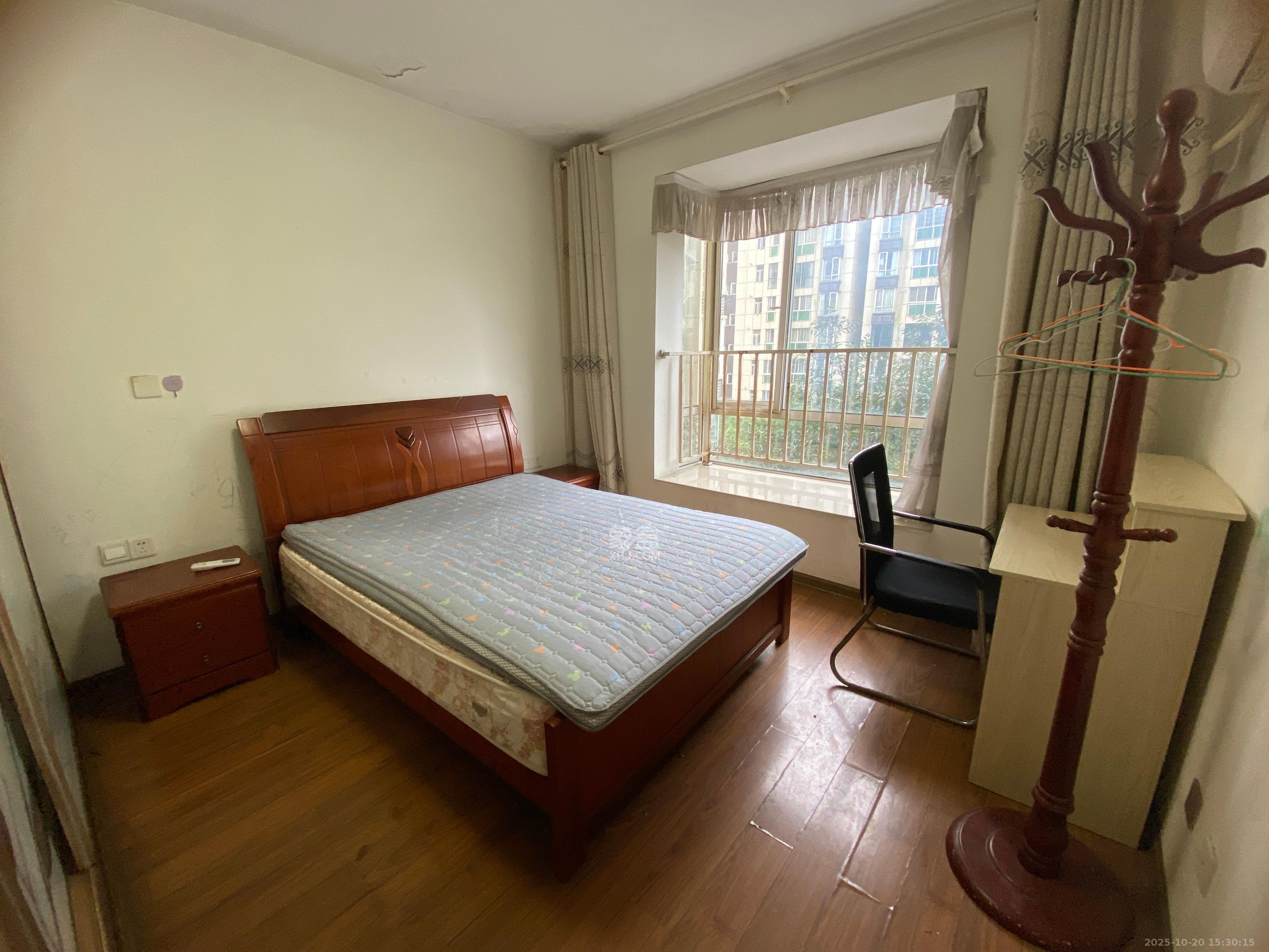 湘麓国际  3室2厅2卫    2200.0元/月 湘麓国际  3室2厅2卫    2200.0元/月室内图