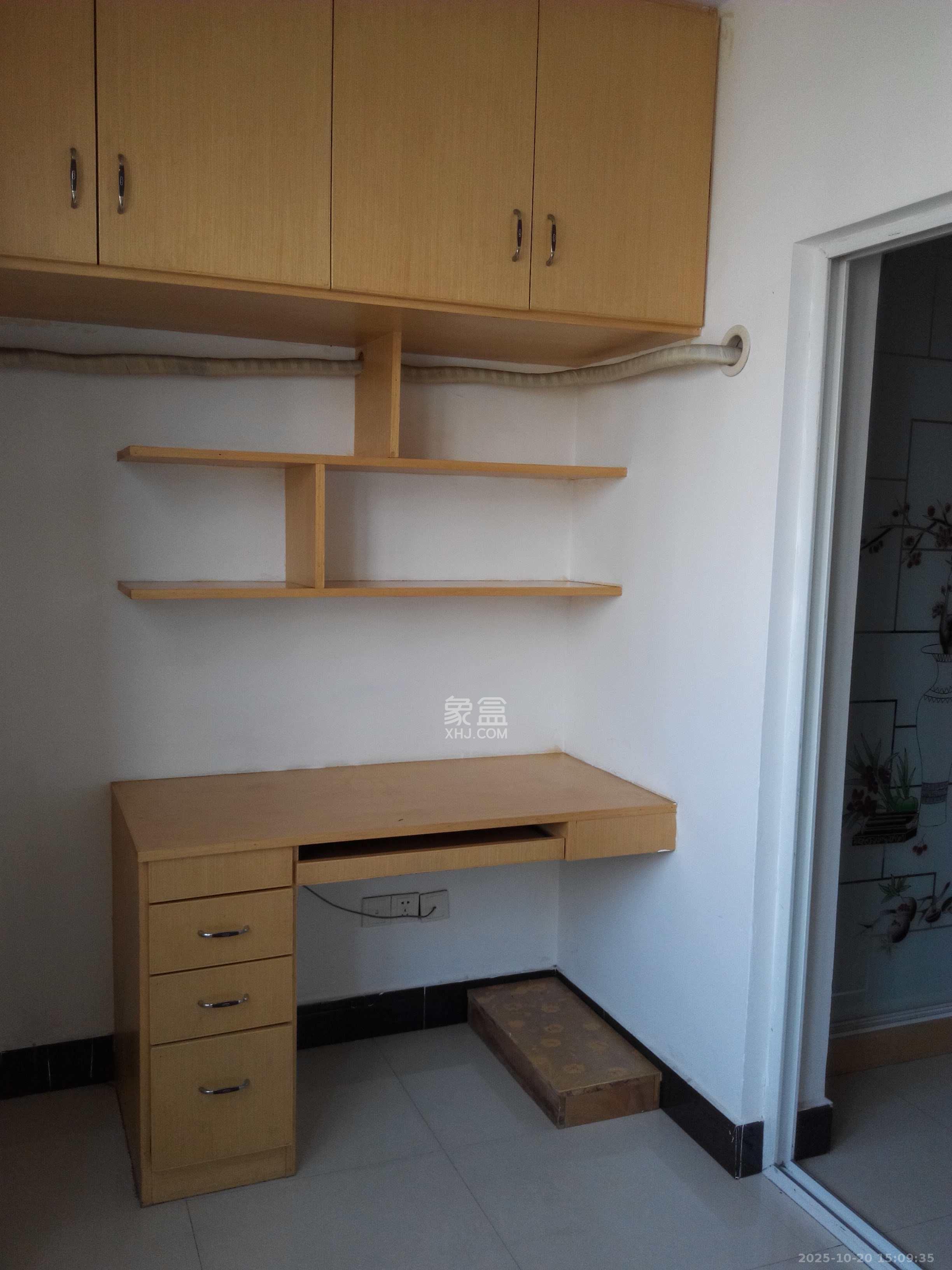 2076至高点  1室1厅1卫    1300.0元/月室内图