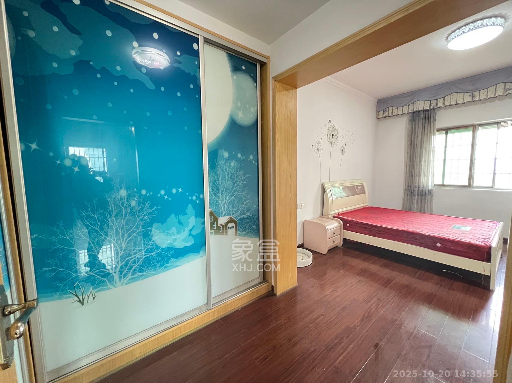 中南汽车世界  2室2厅1卫    1200.0元/月室内图