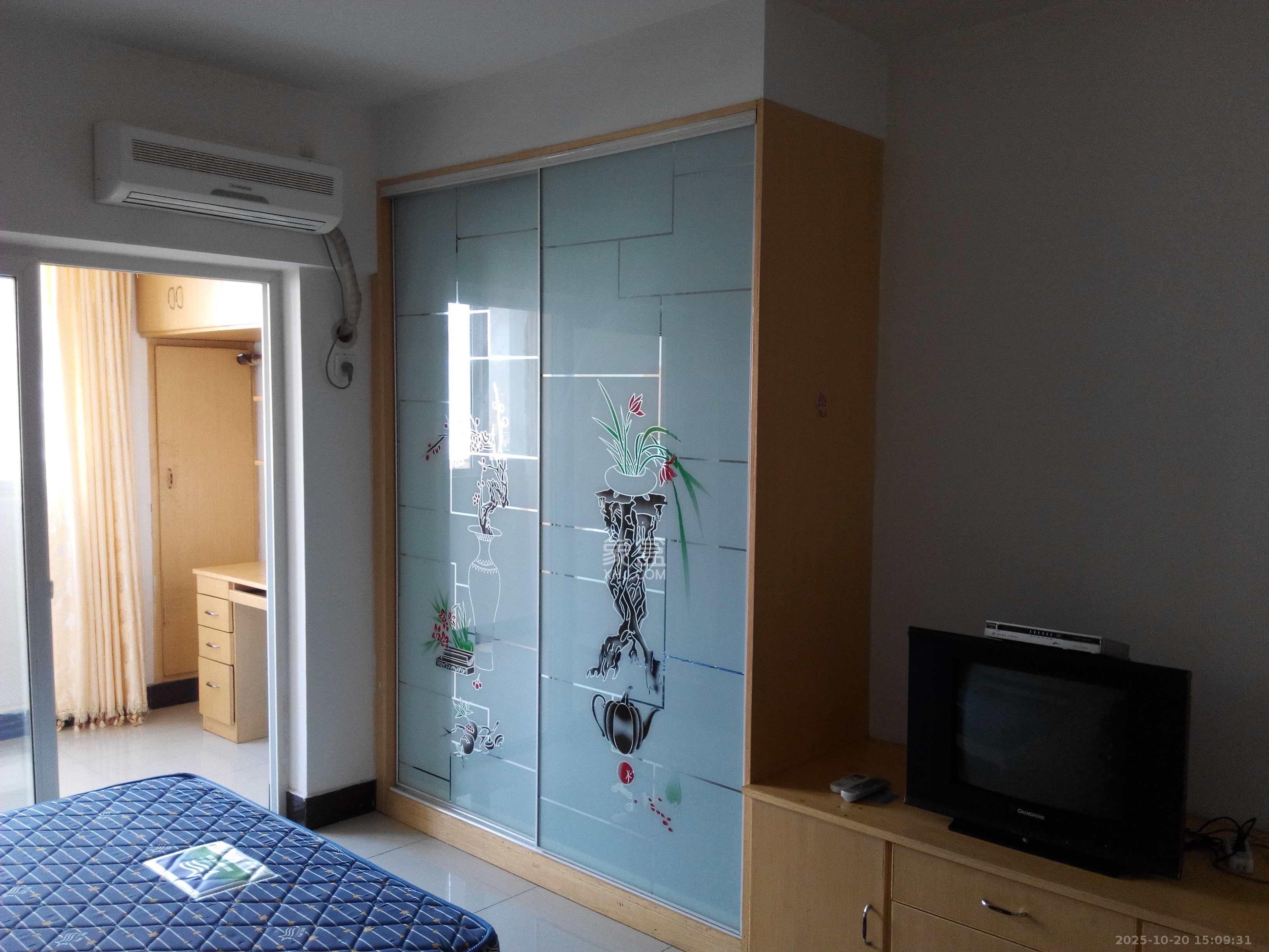 2076至高点  1室1厅1卫    1300.0元/月