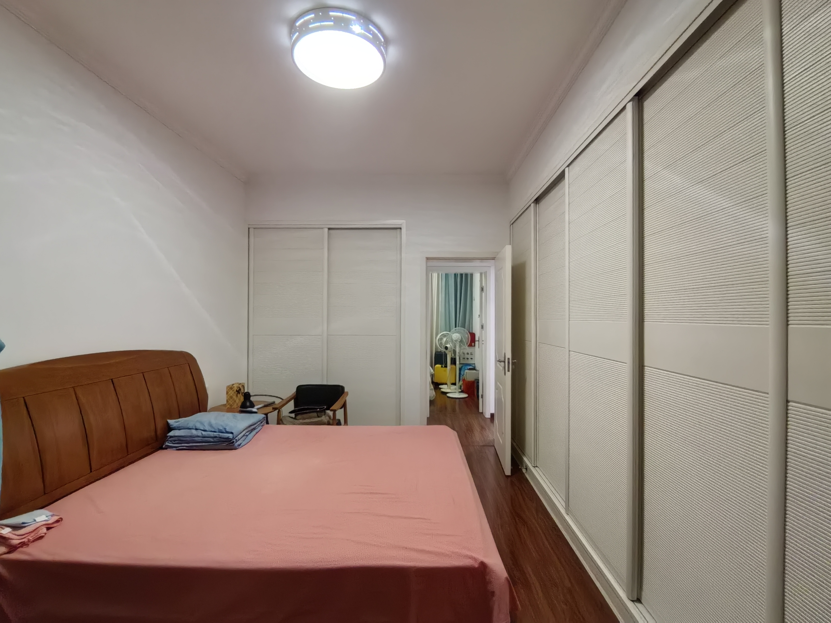 东贸街老国土局 4室2厅1卫 79.8万 东贸街老国土局 4室2厅1卫 79.8万卧室