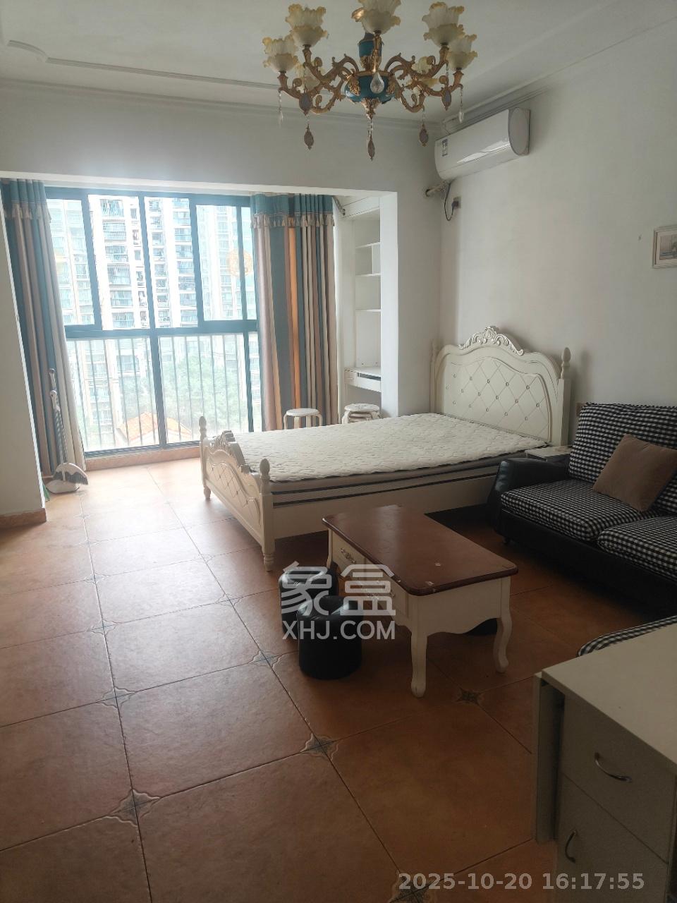 蝴蝶谷  1室1厅1卫    1200.0元/月室内图