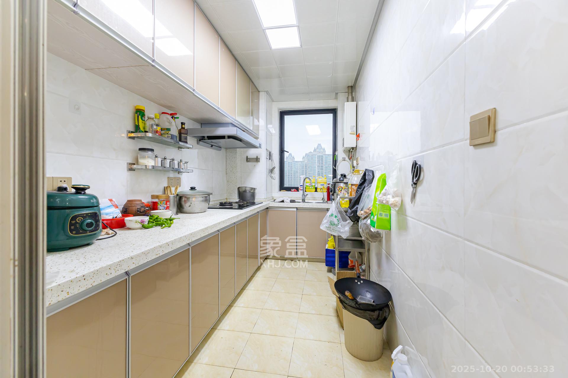 润和之悦（金泽园）  4室2厅2卫    89.8万厨房