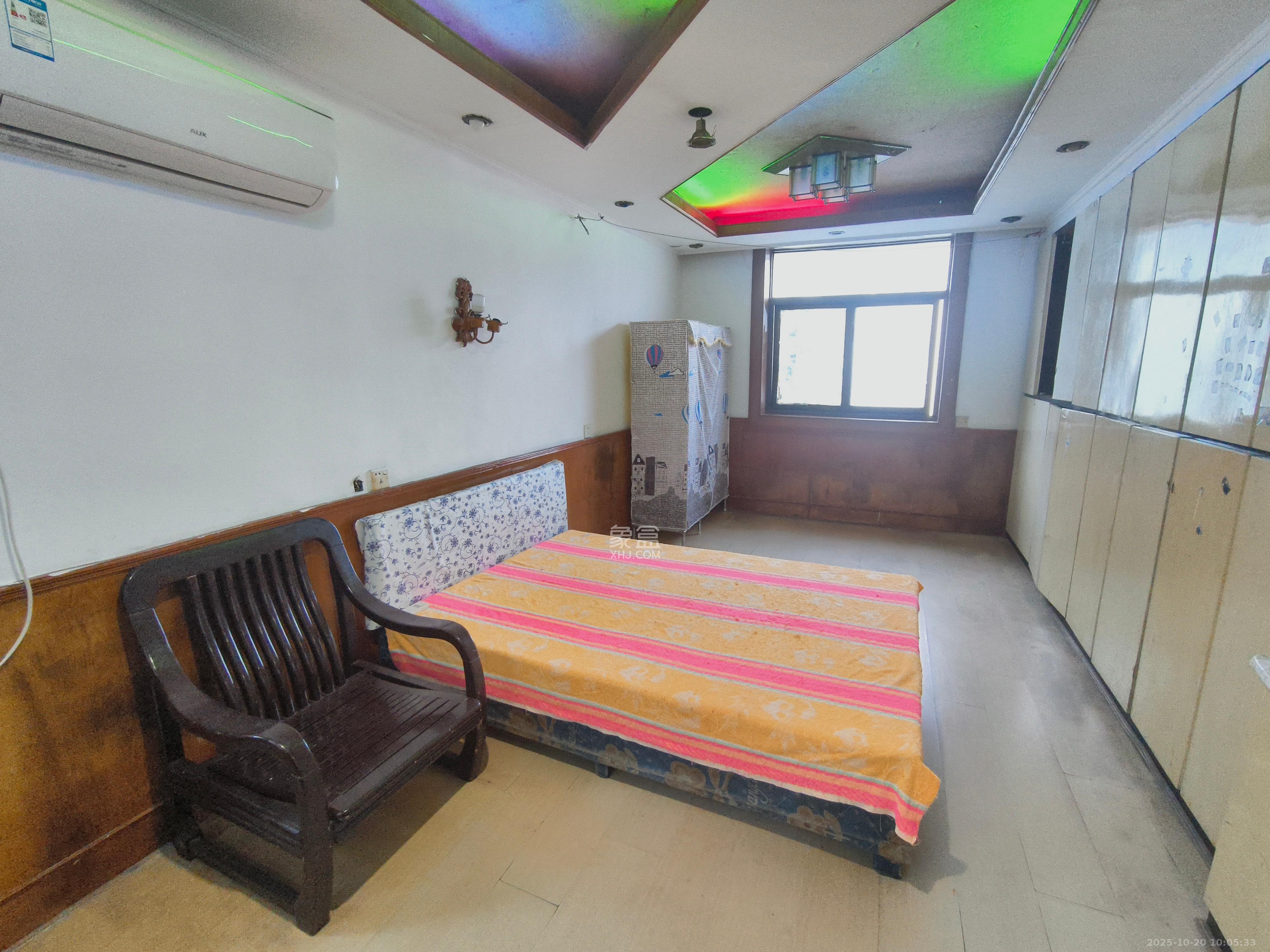 芙蓉区工商局宿舍(五里牌社区物业服务中心) 3室1厅1卫 1100.0元/月 芙蓉区工商局宿舍(五里牌社区物业服务中心) 3室1厅1卫 1100.0元/月室内图