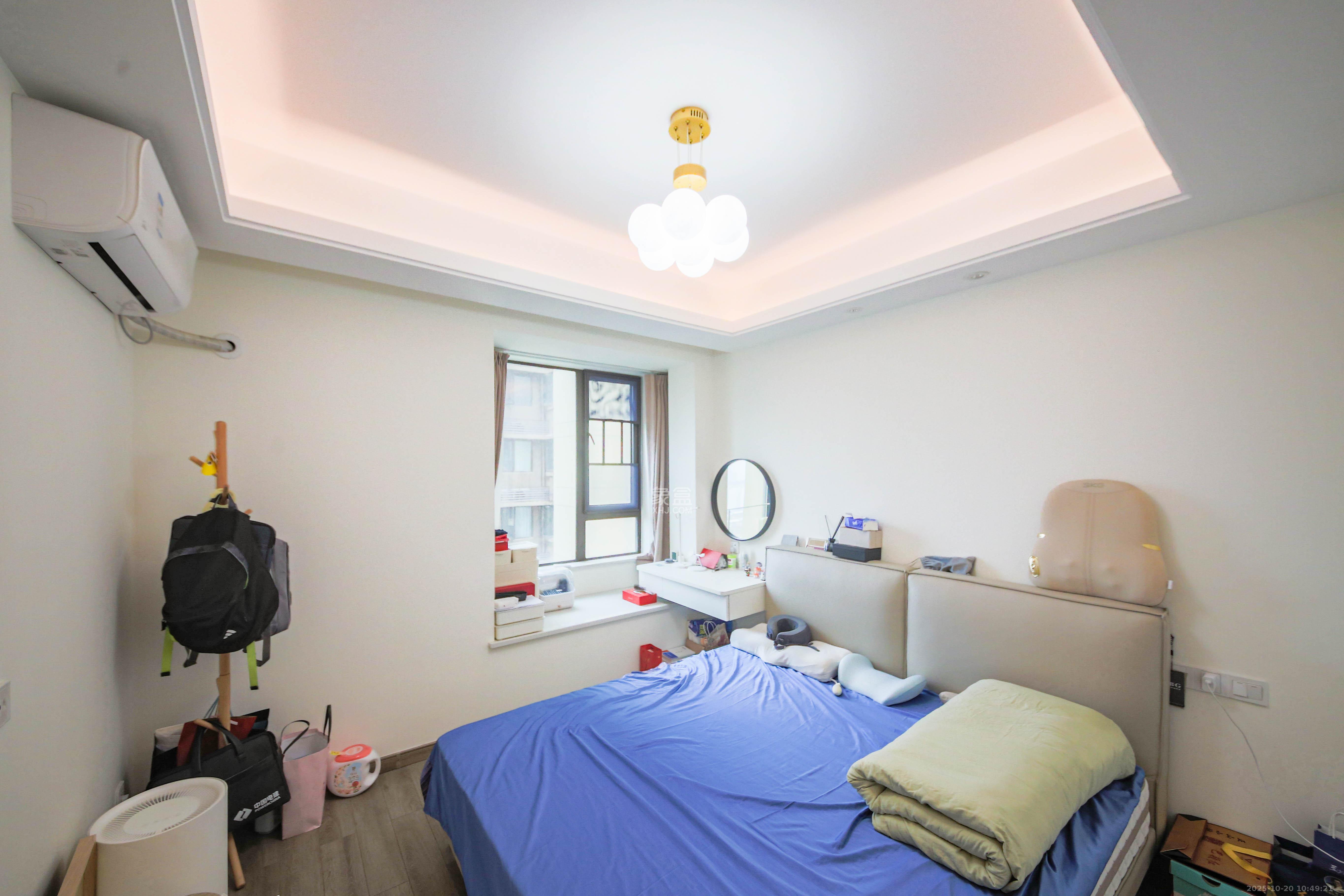 弘阳时光里  3室2厅2卫    135.0万卧室