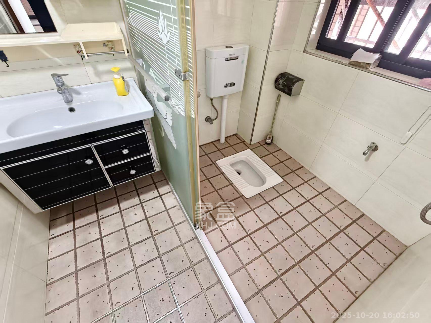 麓枫和苑  2室2厅1卫    2300.0元/月室内图