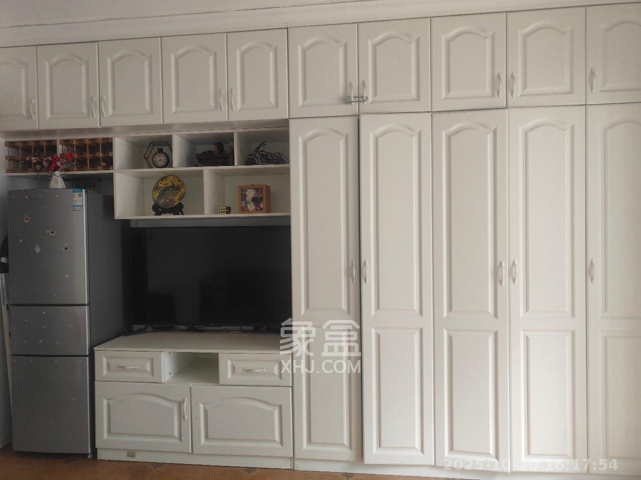 蝴蝶谷  1室1厅1卫    1200.0元/月室内图