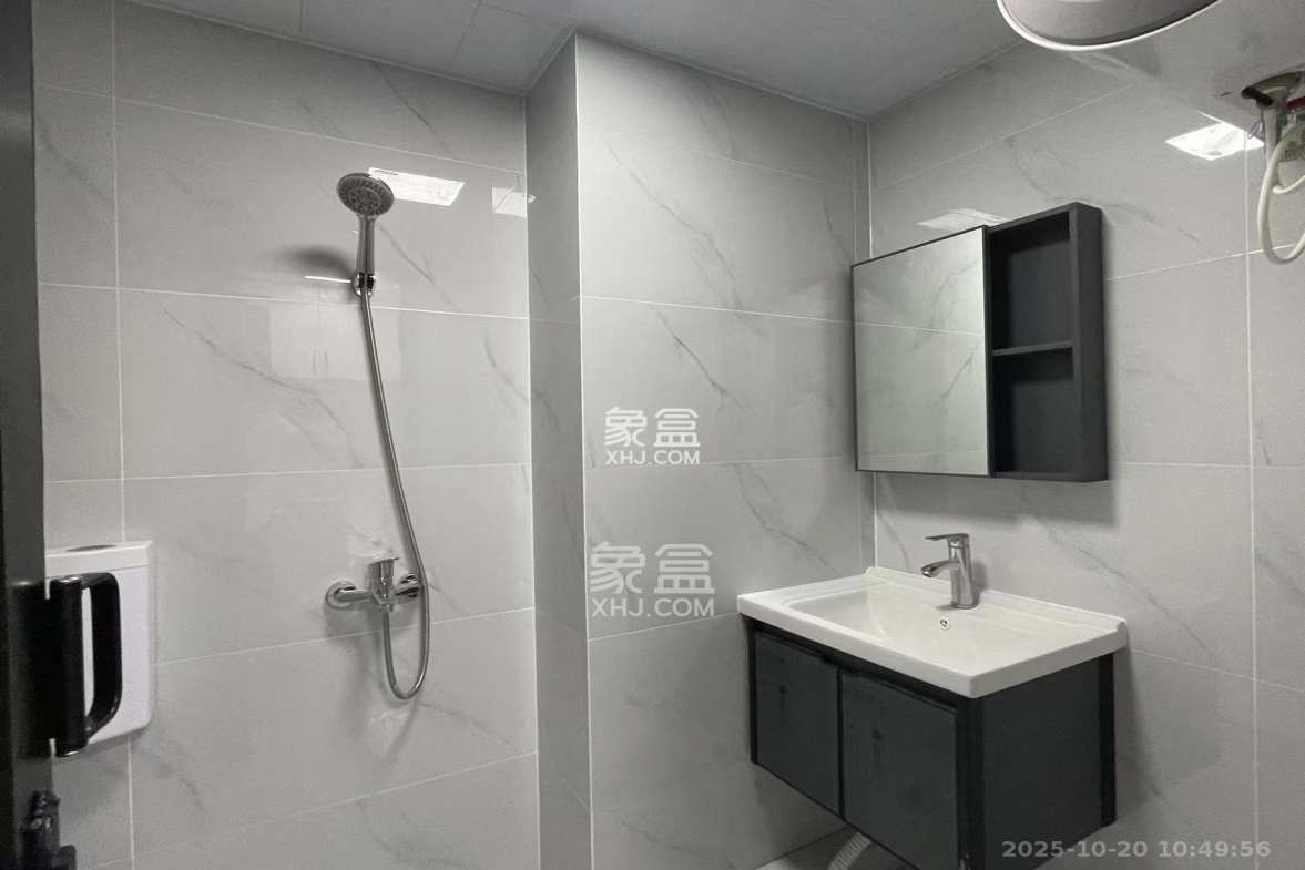 中海珑悦府 1室1厅1卫 1300.0元/月 中海珑悦府 1室1厅1卫 1300.0元/月室内图