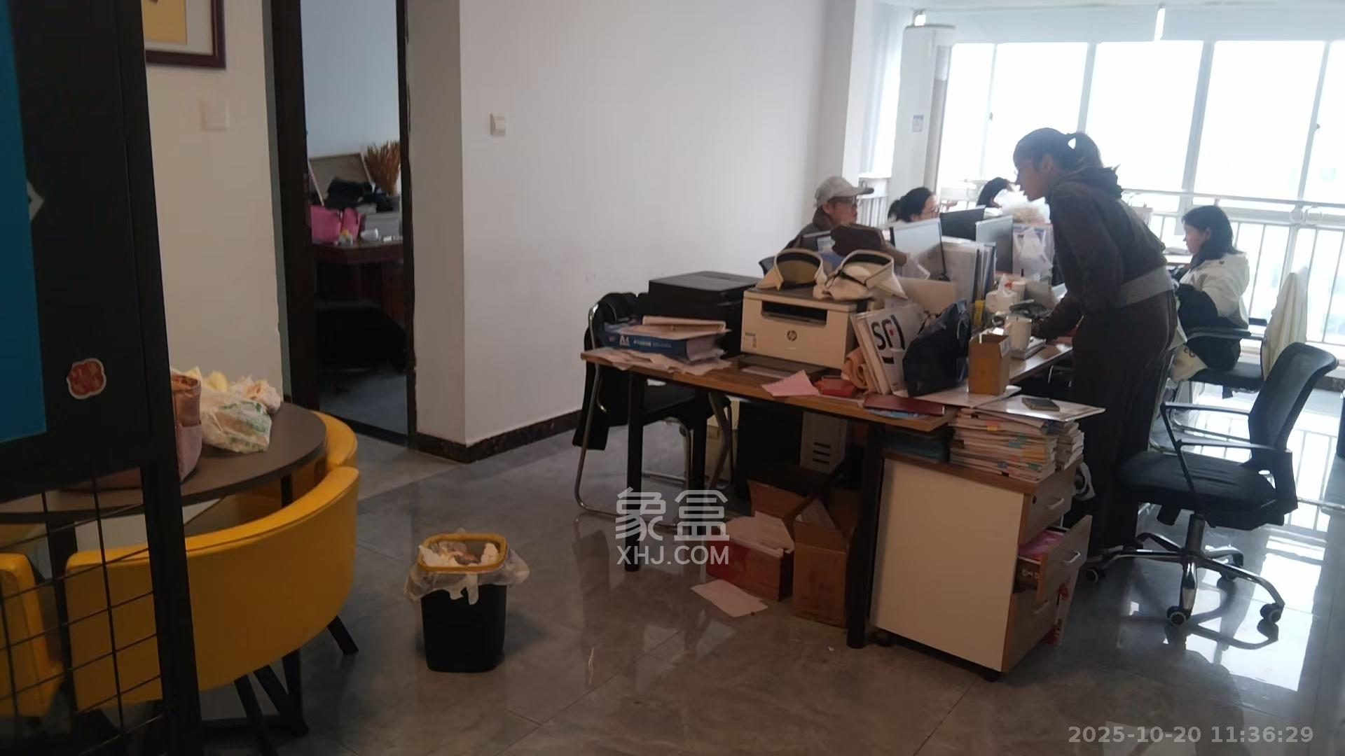 鸿运凯旋国际（科佳电脑城）  2室2厅1卫    2200.0元/月