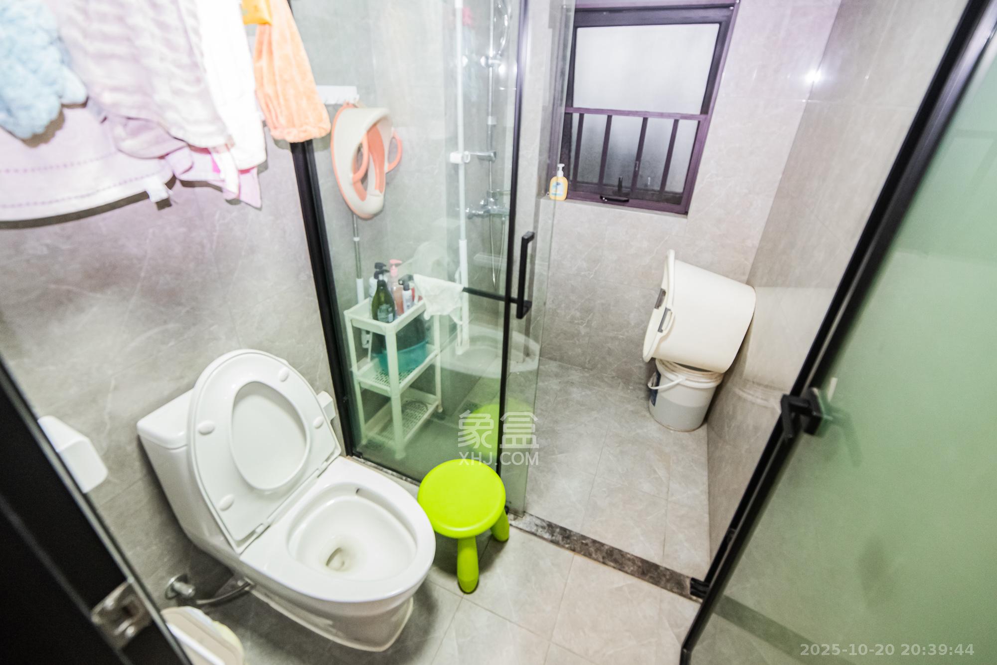 北辰瀚江府 4室2厅2卫 340.0万 北辰瀚江府 4室2厅2卫 340.0万卫生间