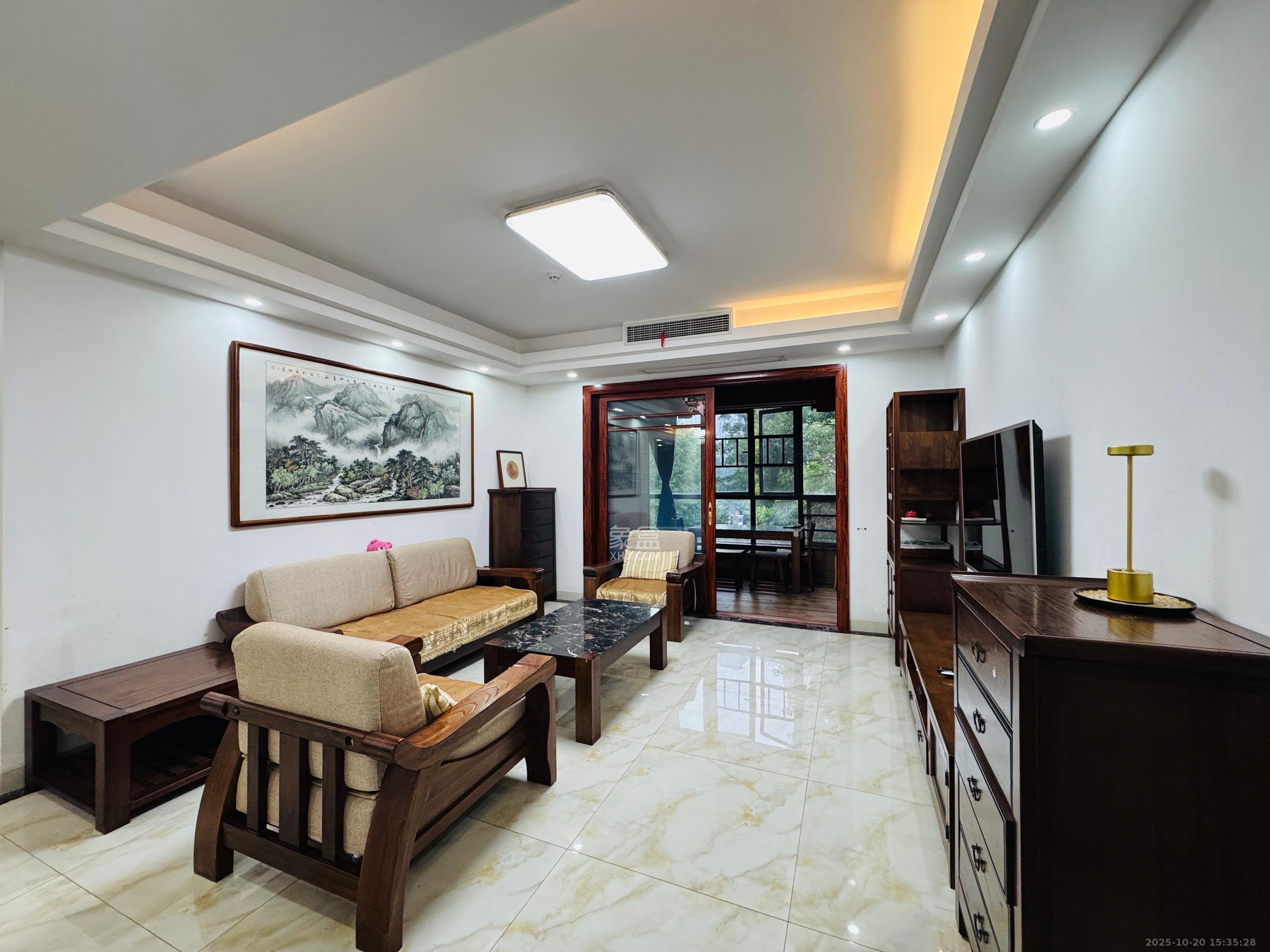 南山雍江汇(滨江国际新城)  4室2厅2卫    4000.0元/月 南山雍江汇(滨江国际新城)  4室2厅2卫    4000.0元/月