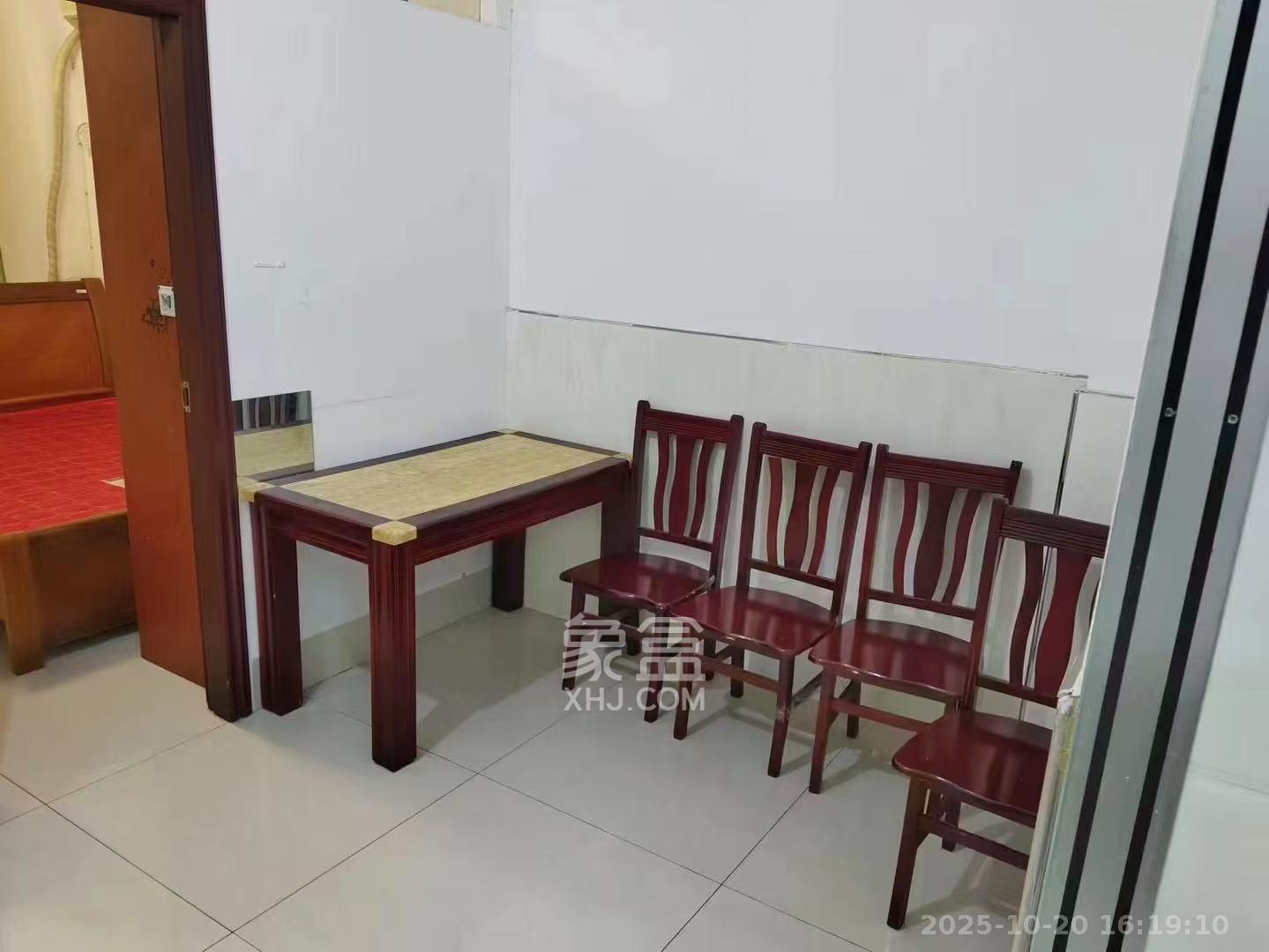 骑龙安置小区 2室1厅1卫 1400.0元/月 骑龙安置小区 2室1厅1卫 1400.0元/月室内图