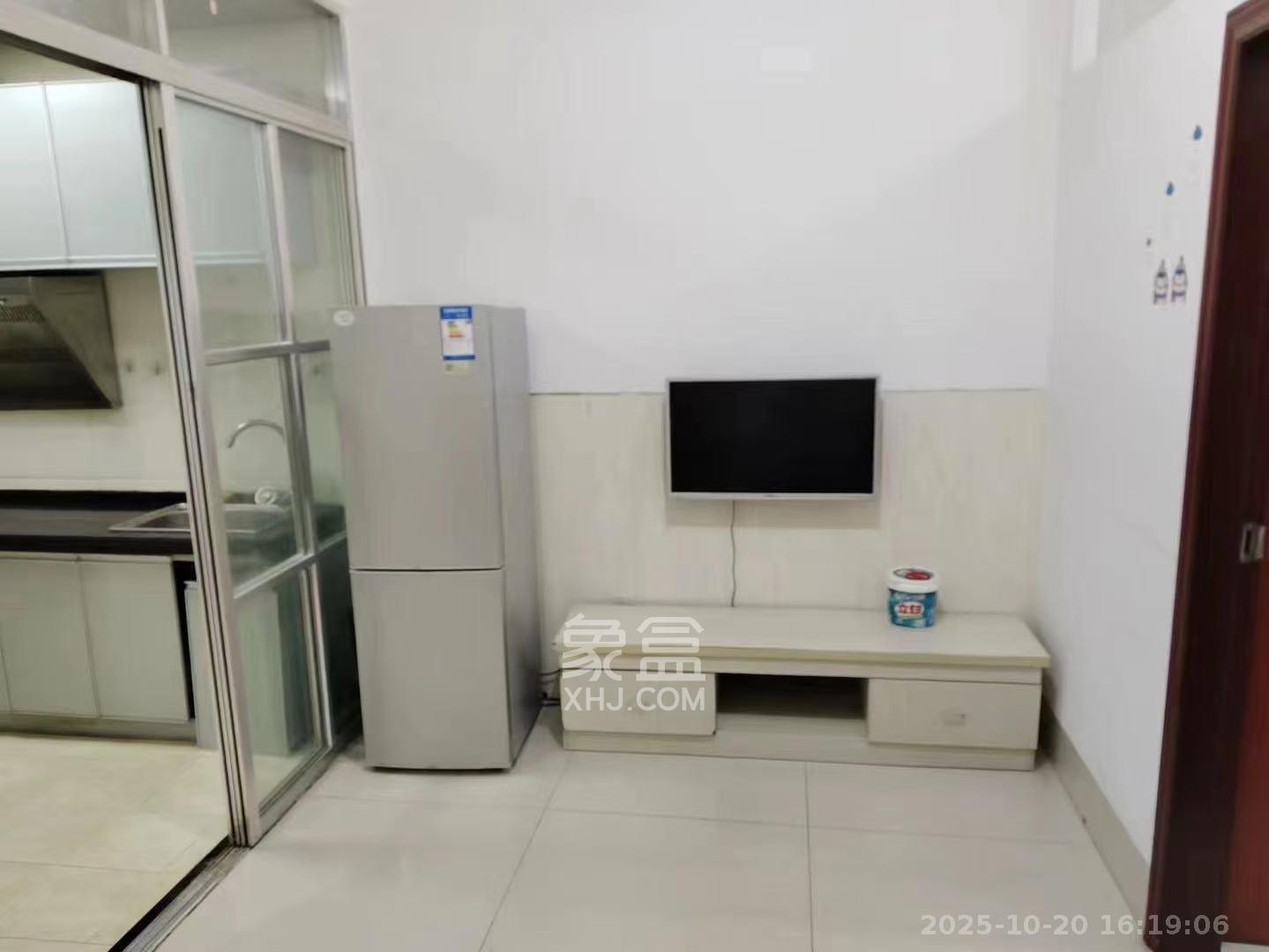 骑龙安置小区 2室1厅1卫 1400.0元/月 骑龙安置小区 2室1厅1卫 1400.0元/月室内图