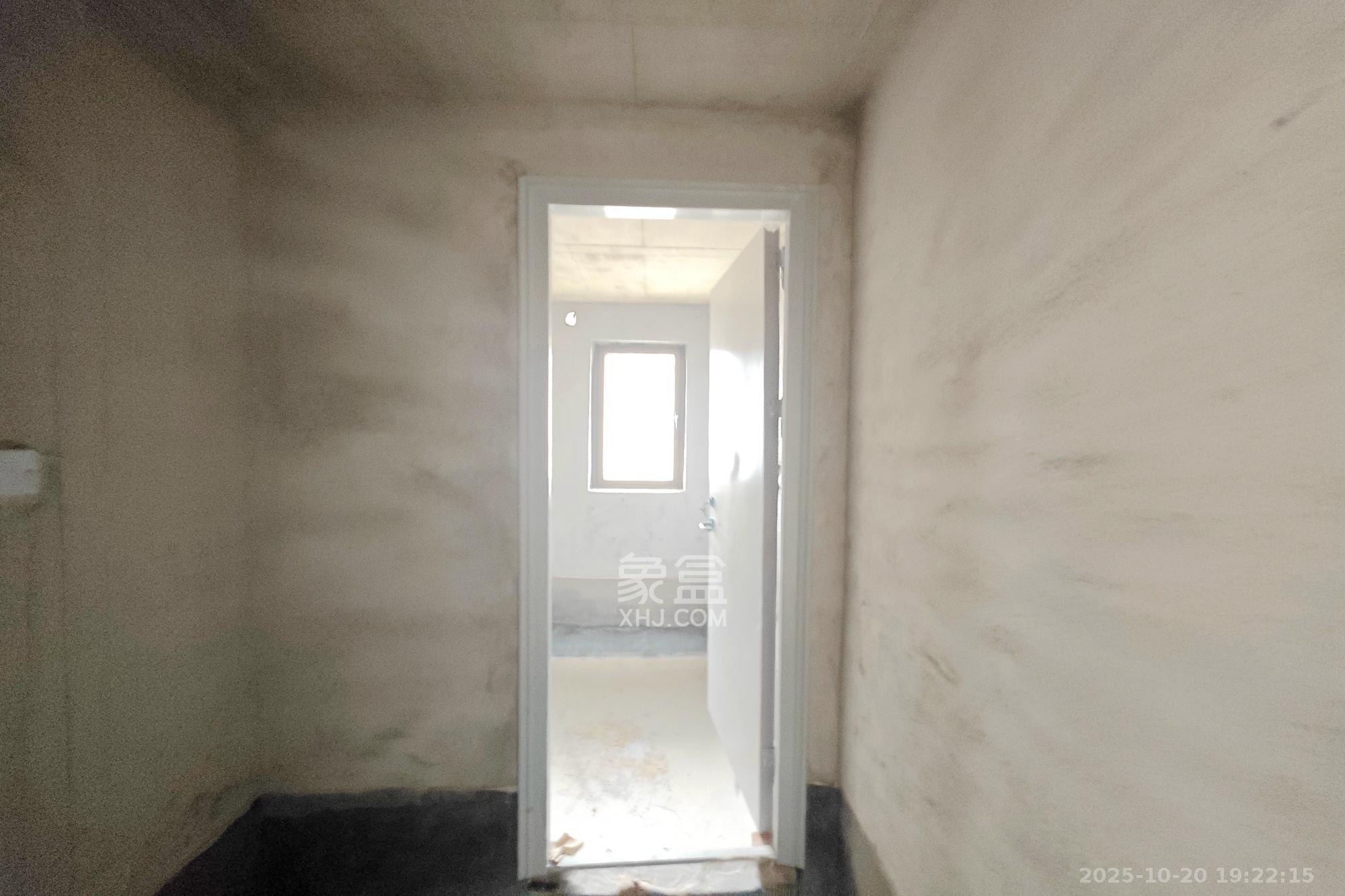 大都汇天悦（保利大都汇三期）  4室2厅2卫    160.0万其他