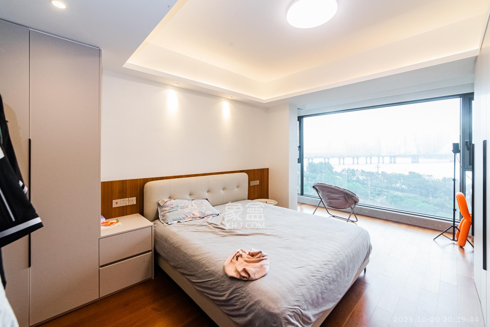 北辰瀚江府 4室2厅2卫 340.0万 北辰瀚江府 4室2厅2卫 340.0万卧室