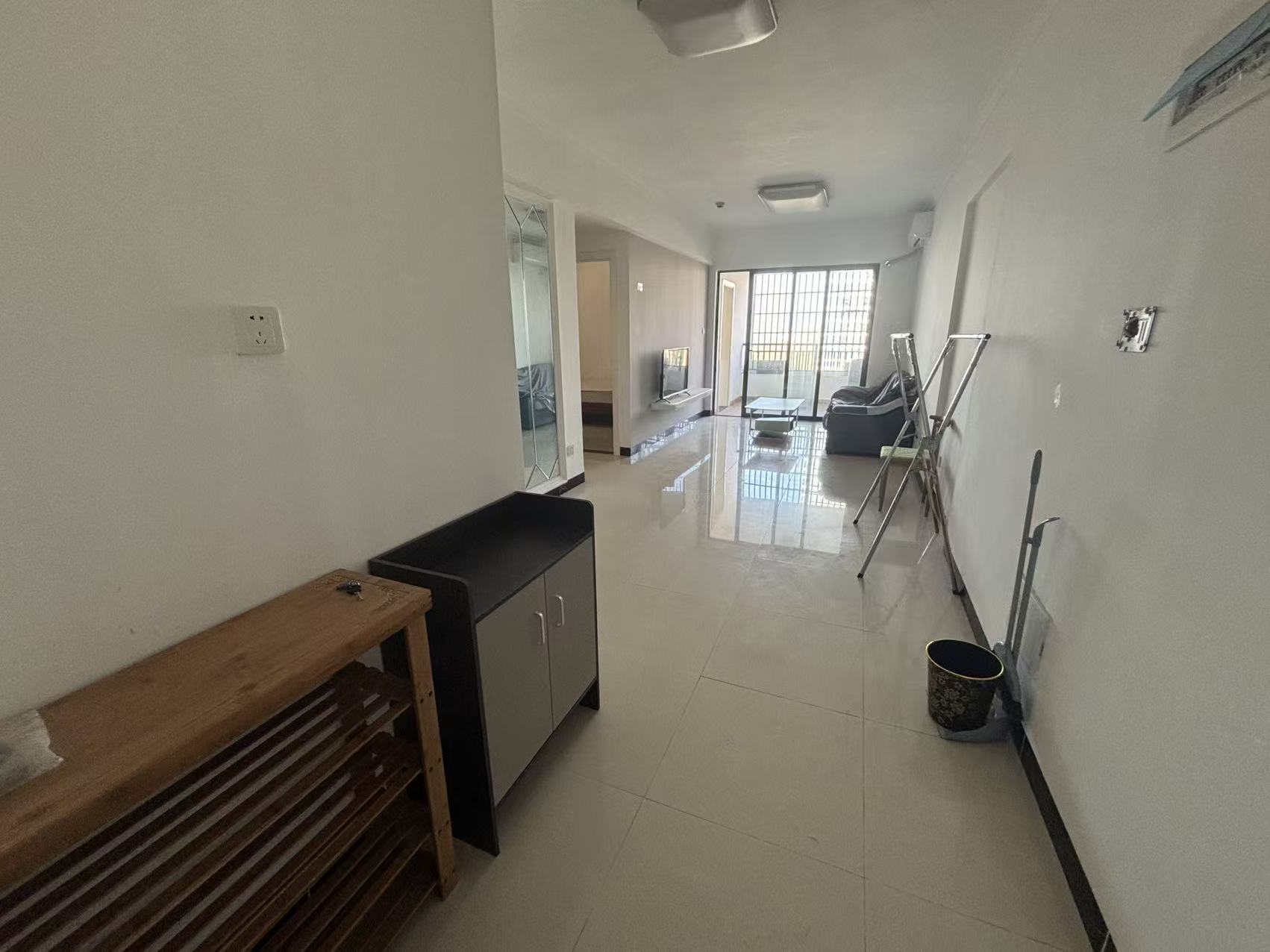 华盛国际公寓  3室2厅1卫    1800.0元/月 华盛国际公寓  3室2厅1卫    1800.0元/月室内图