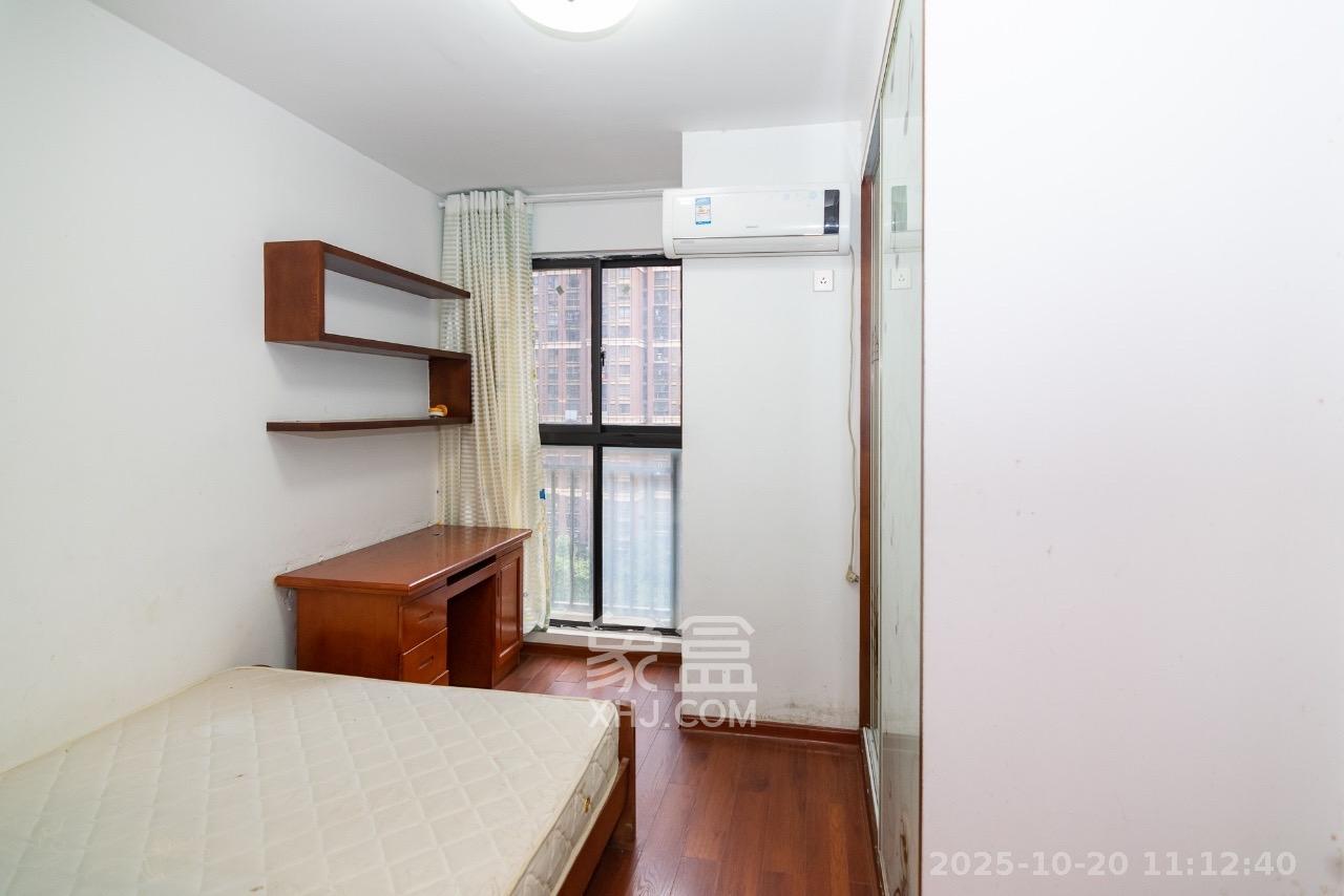 新城国际花都  3室2厅1卫    1800.0元/月室内图