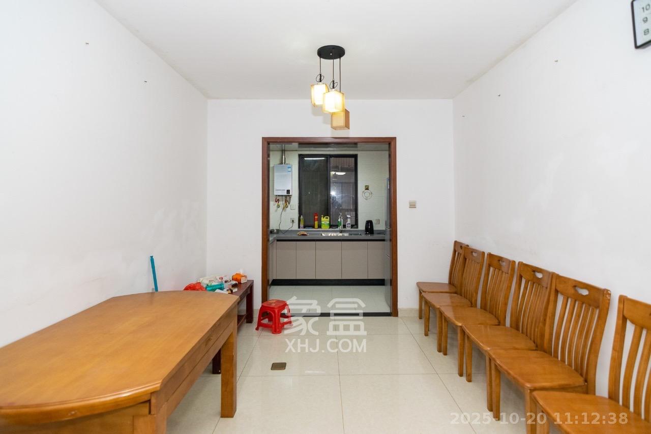 新城国际花都  3室2厅1卫    1800.0元/月室内图