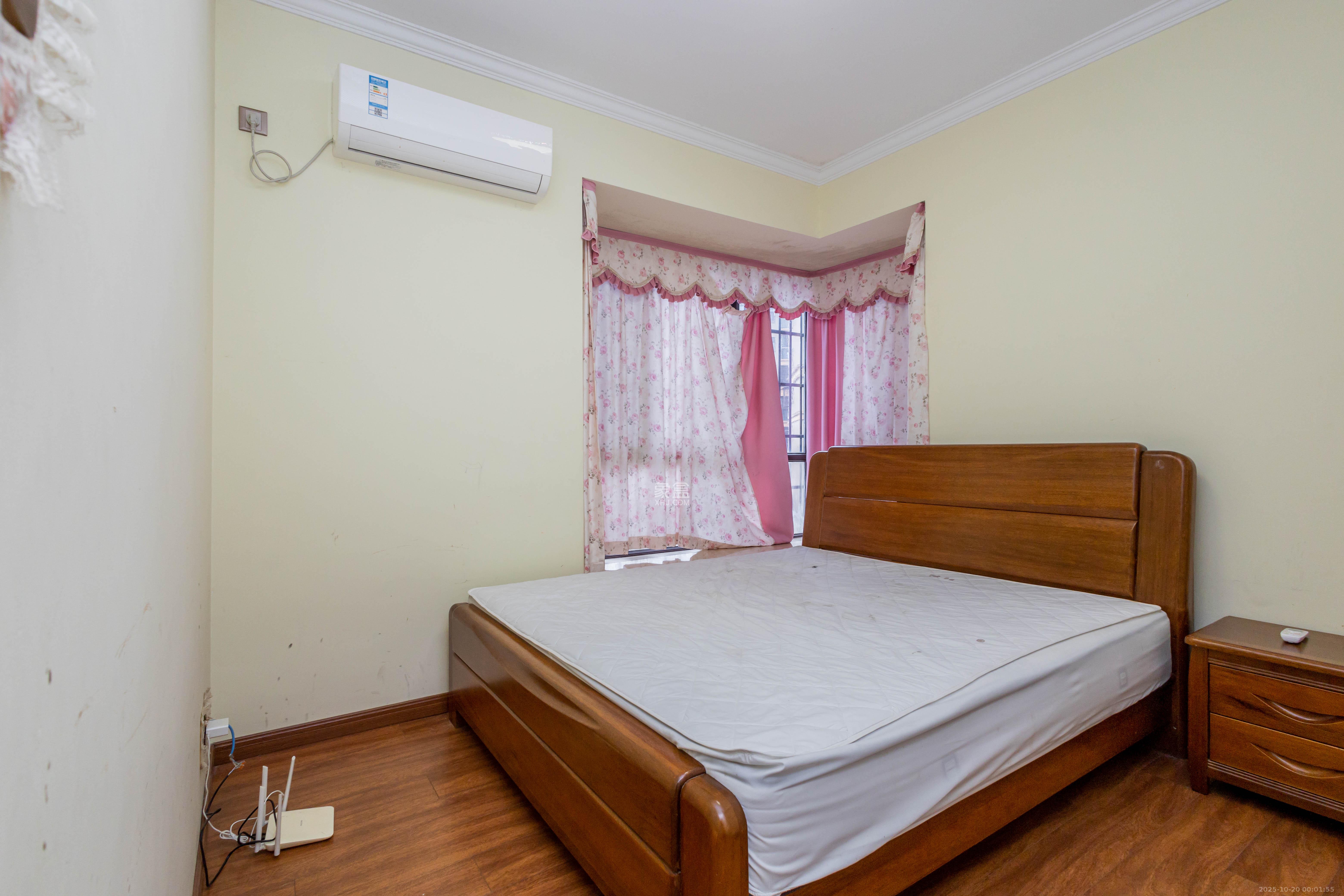 三景华御 4室2厅2卫 75.8万 三景华御 4室2厅2卫 75.8万卧室