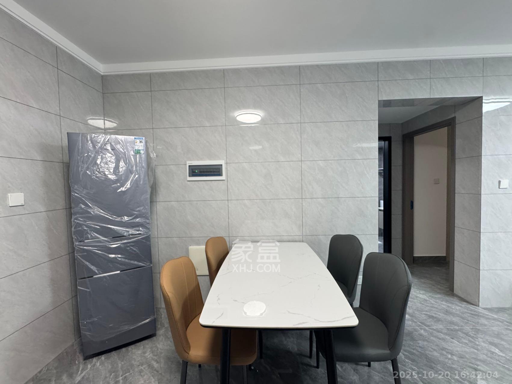 和景家园二期  2室2厅1卫    1800.0元/月室内图