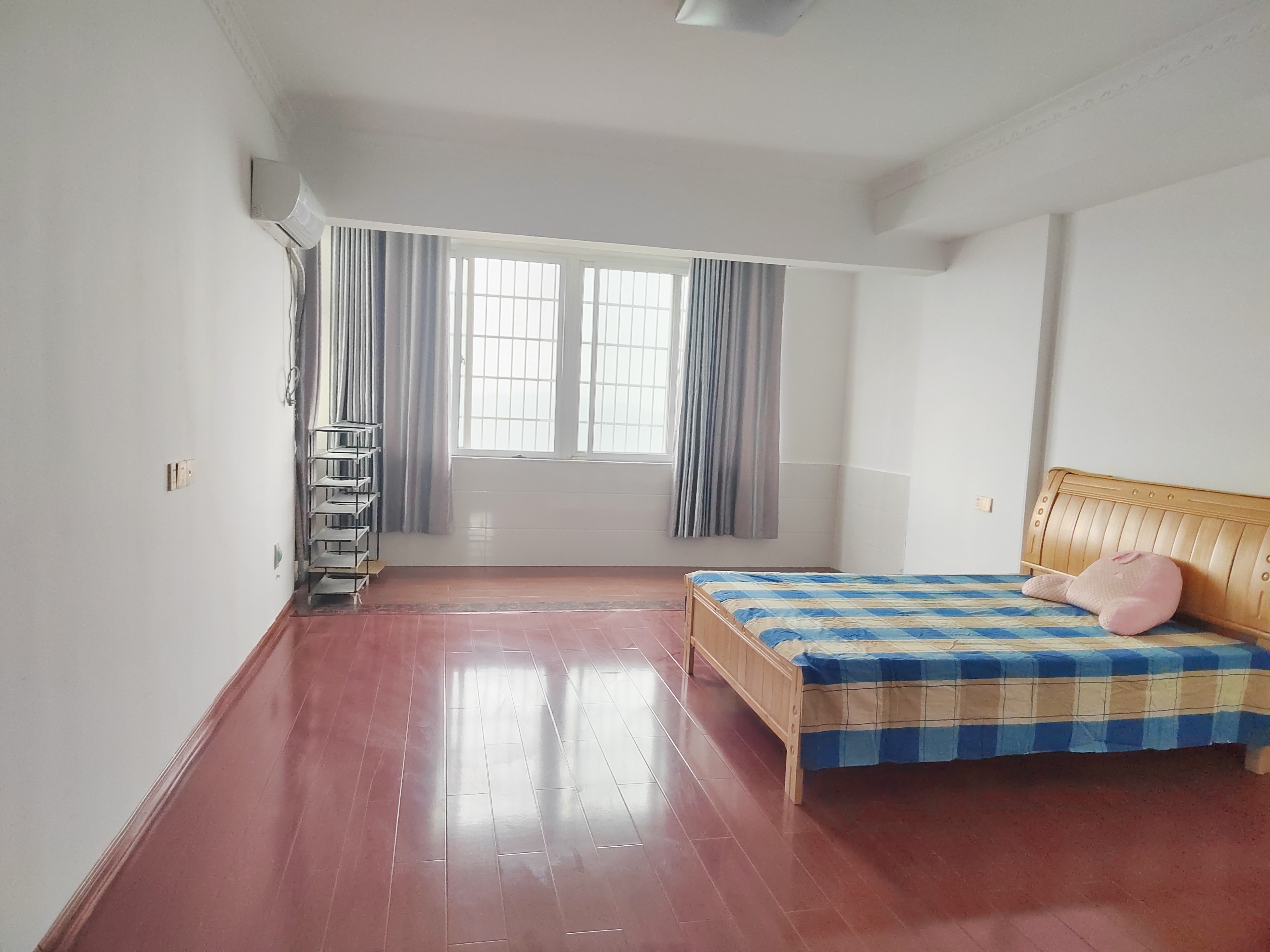 新和香江城(香江城)  2室2厅1卫    1300.0元/月 新和香江城(香江城)  2室2厅1卫    1300.0元/月室内图1