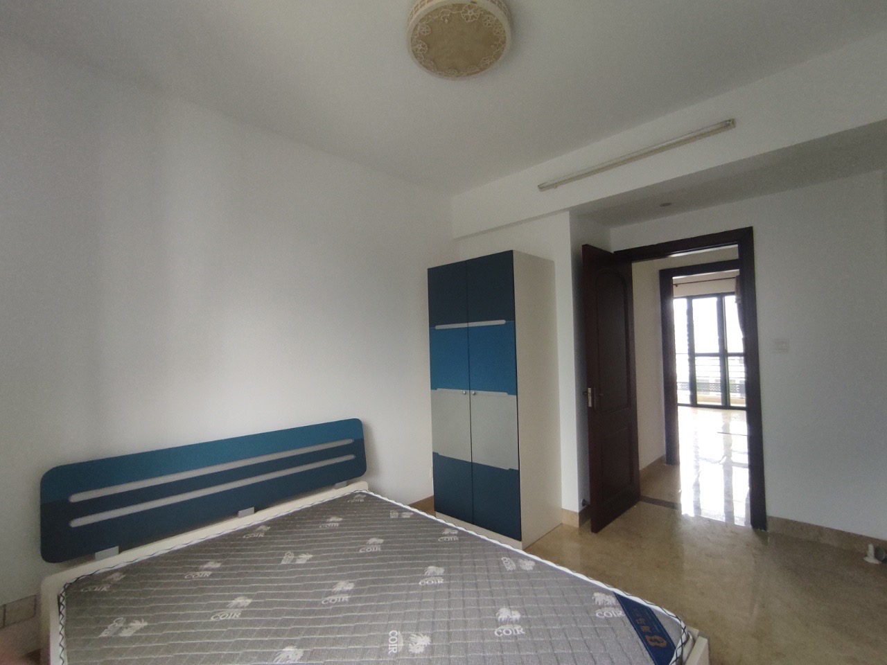 都市森林  5室2厅2卫    3200.0元/月室内图