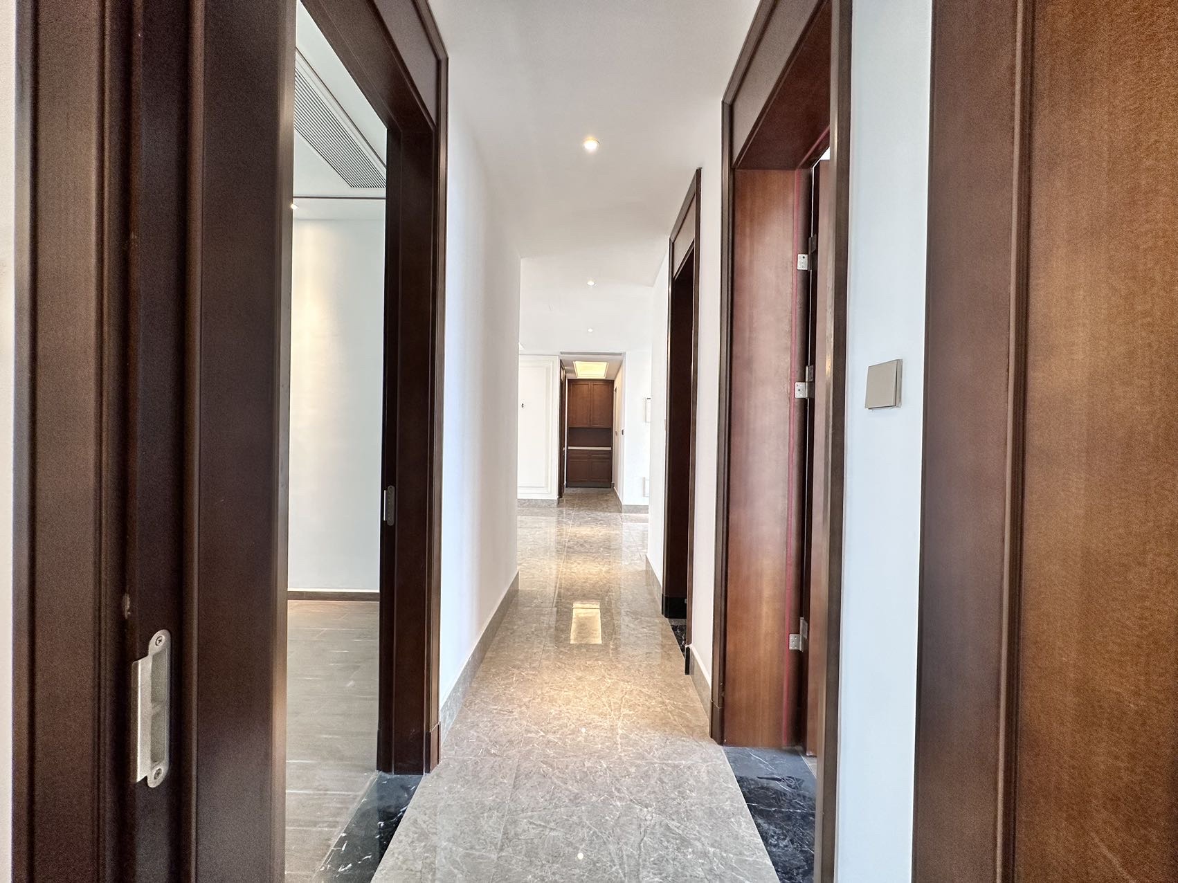 富力首府  4室2厅3卫    7200.0元/月室内图