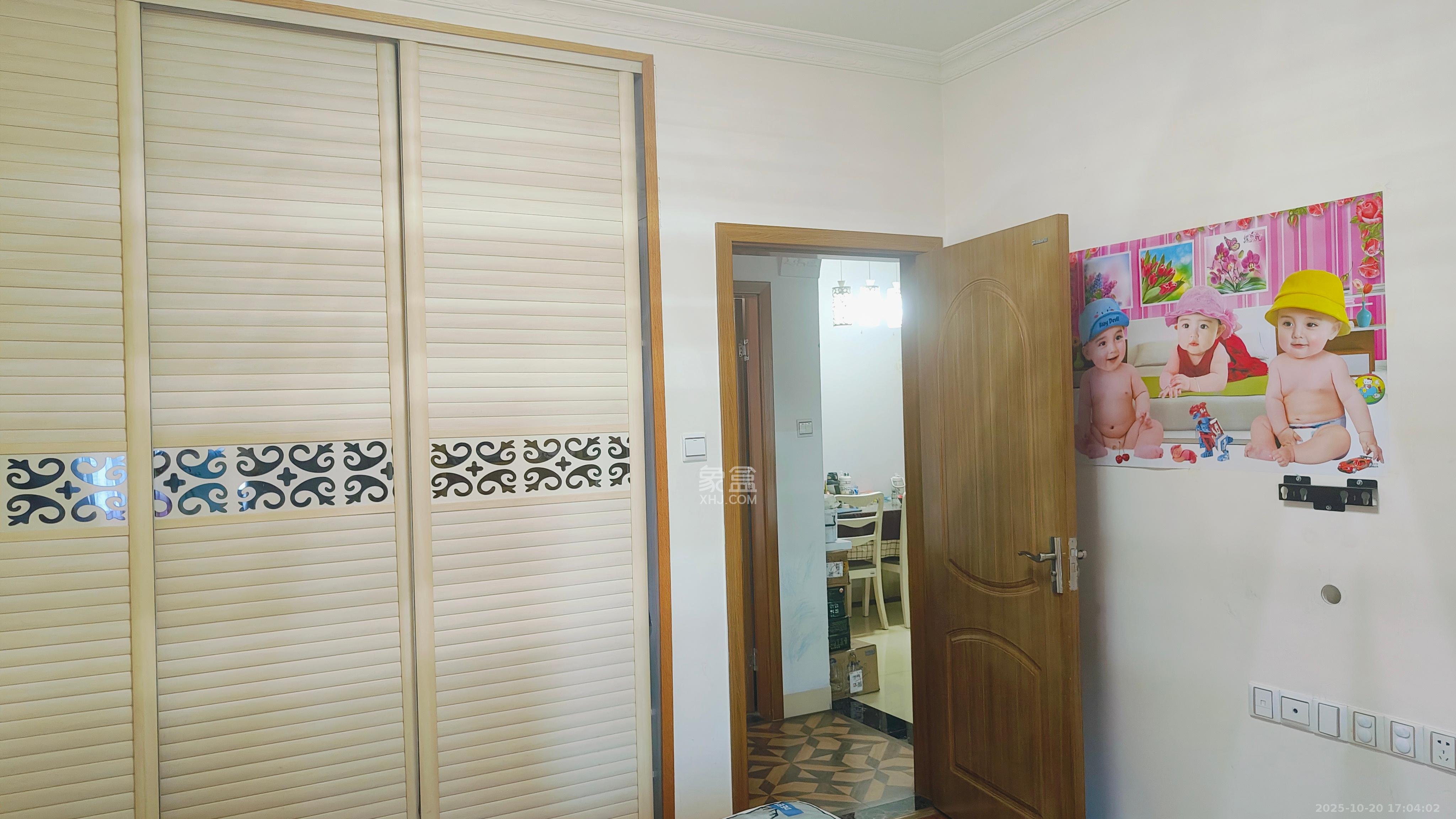 保利花园  2室2厅1卫    2400.0元/月 保利花园  2室2厅1卫    2400.0元/月室内图