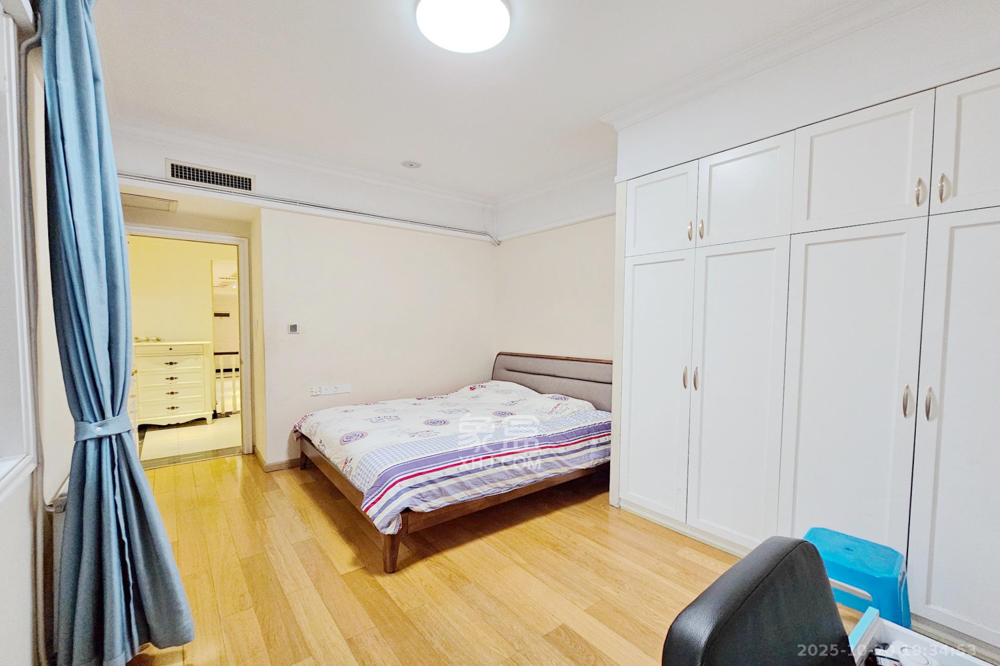 中隆国际御玺  5室2厅4卫    316.0万 中隆国际御玺  5室2厅4卫    316.0万卧室