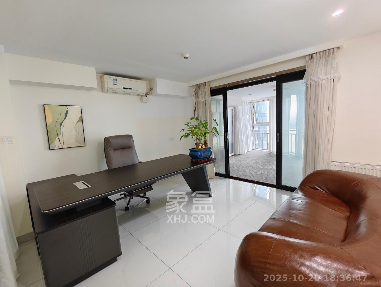 潮宗御苑  4室2厅2卫    8280.0元/月 潮宗御苑  4室2厅2卫    8280.0元/月室内图