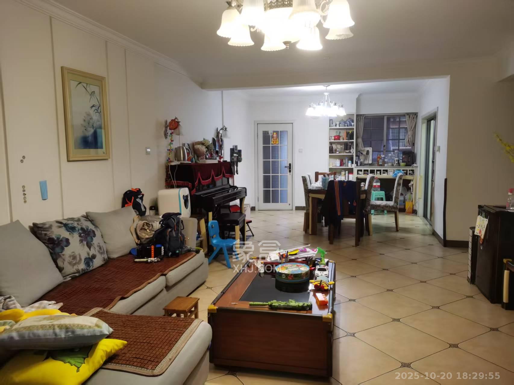 枫丹雅苑(天辰枫丹白露) 4室2厅2卫 6000.0元/月 枫丹雅苑(天辰枫丹白露) 4室2厅2卫 6000.0元/月室内图