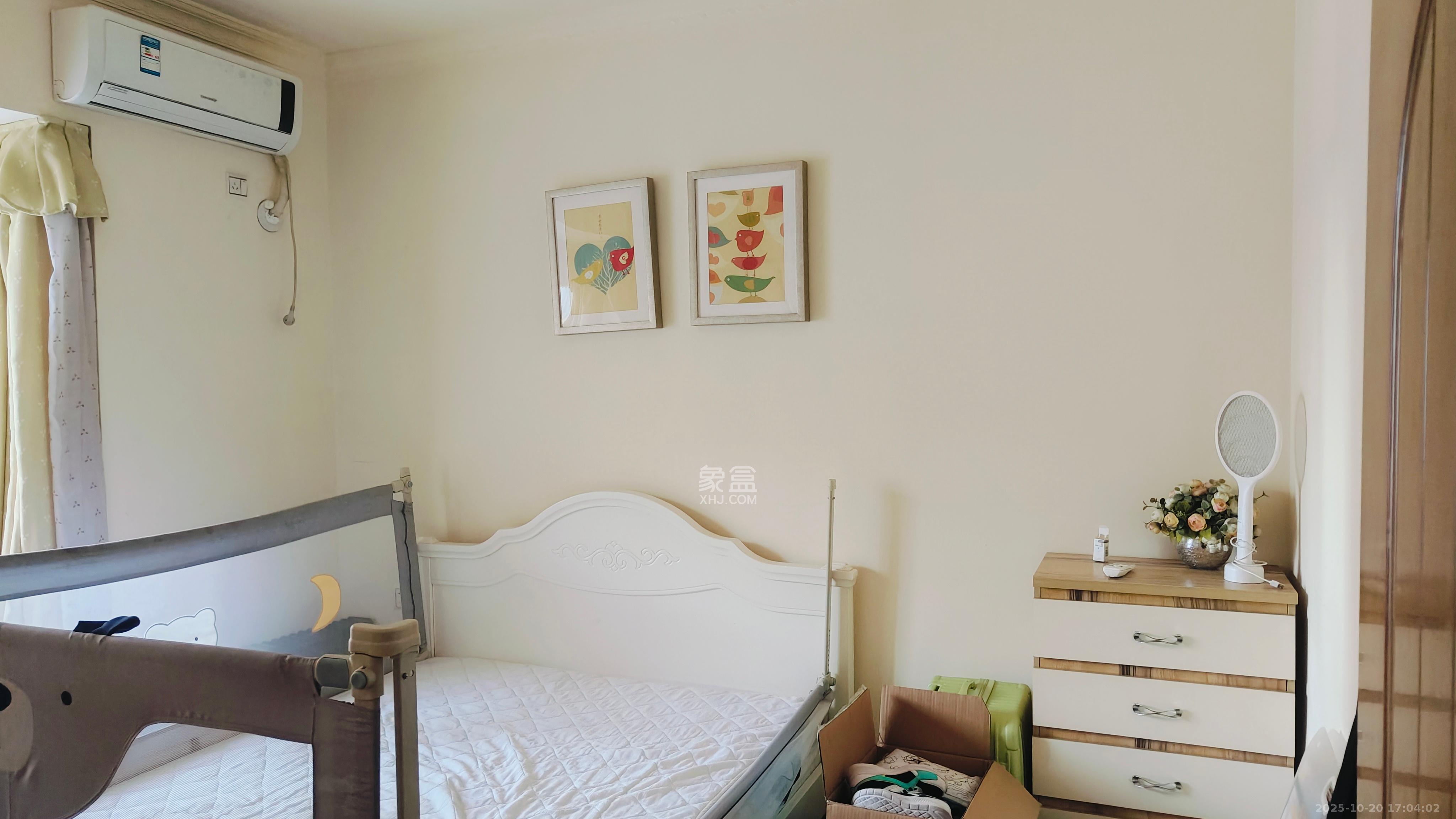 保利花园  2室2厅1卫    2400.0元/月 保利花园  2室2厅1卫    2400.0元/月室内图