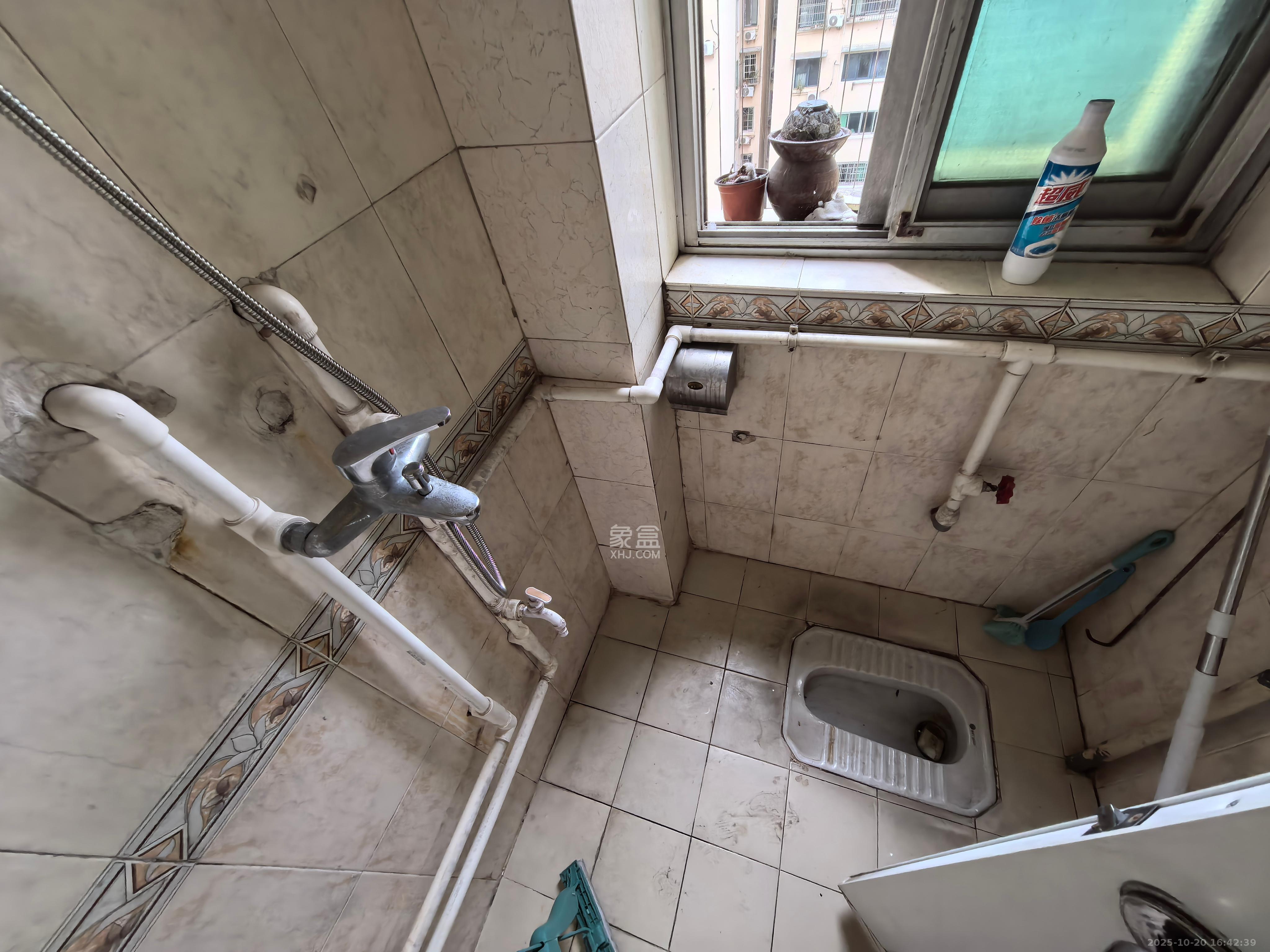 咸嘉新村嘉文苑  3室2厅1卫    1700.0元/月 咸嘉新村嘉文苑  3室2厅1卫    1700.0元/月室内图